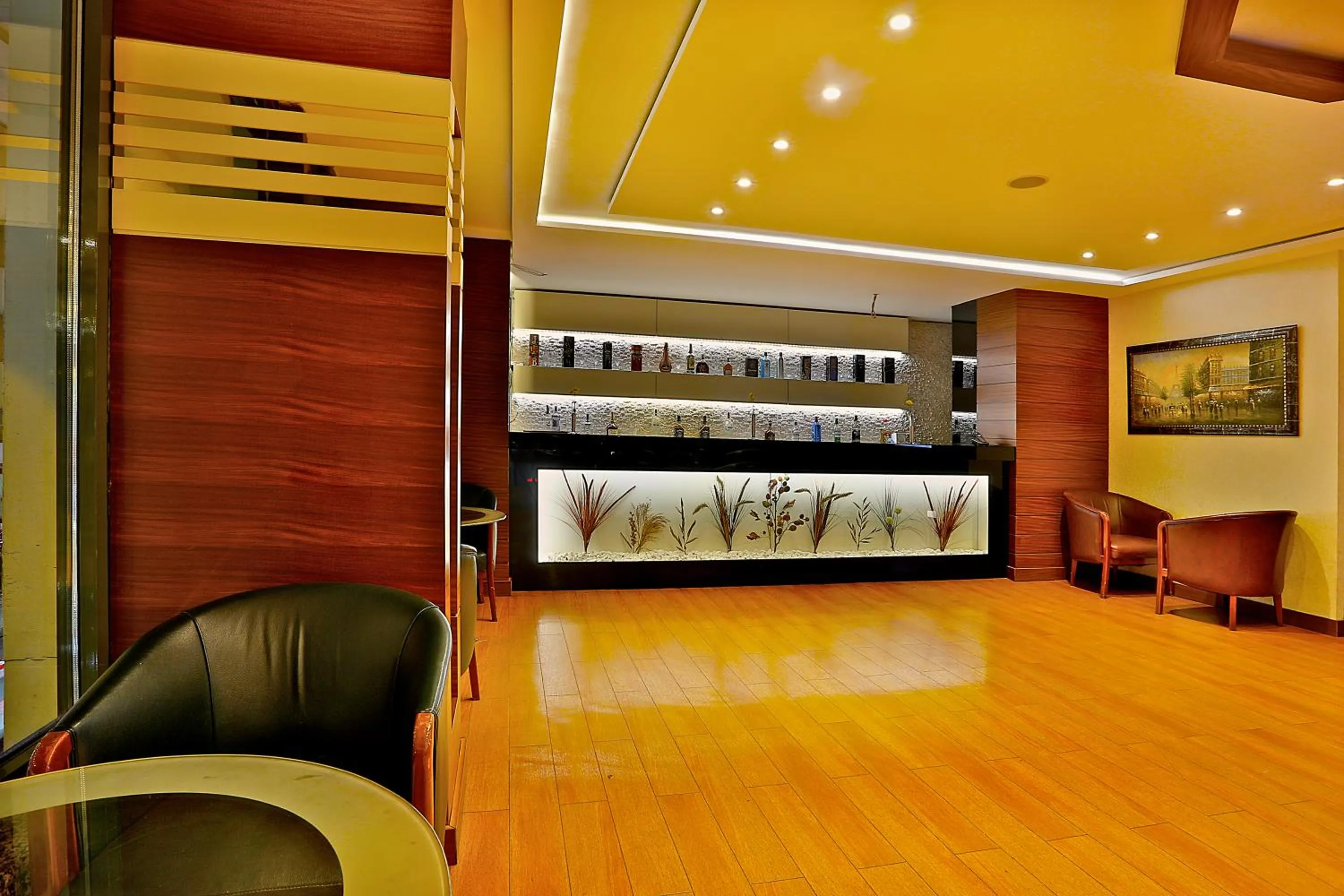 Communal lounge/ TV room in Grand Madrid Hotel