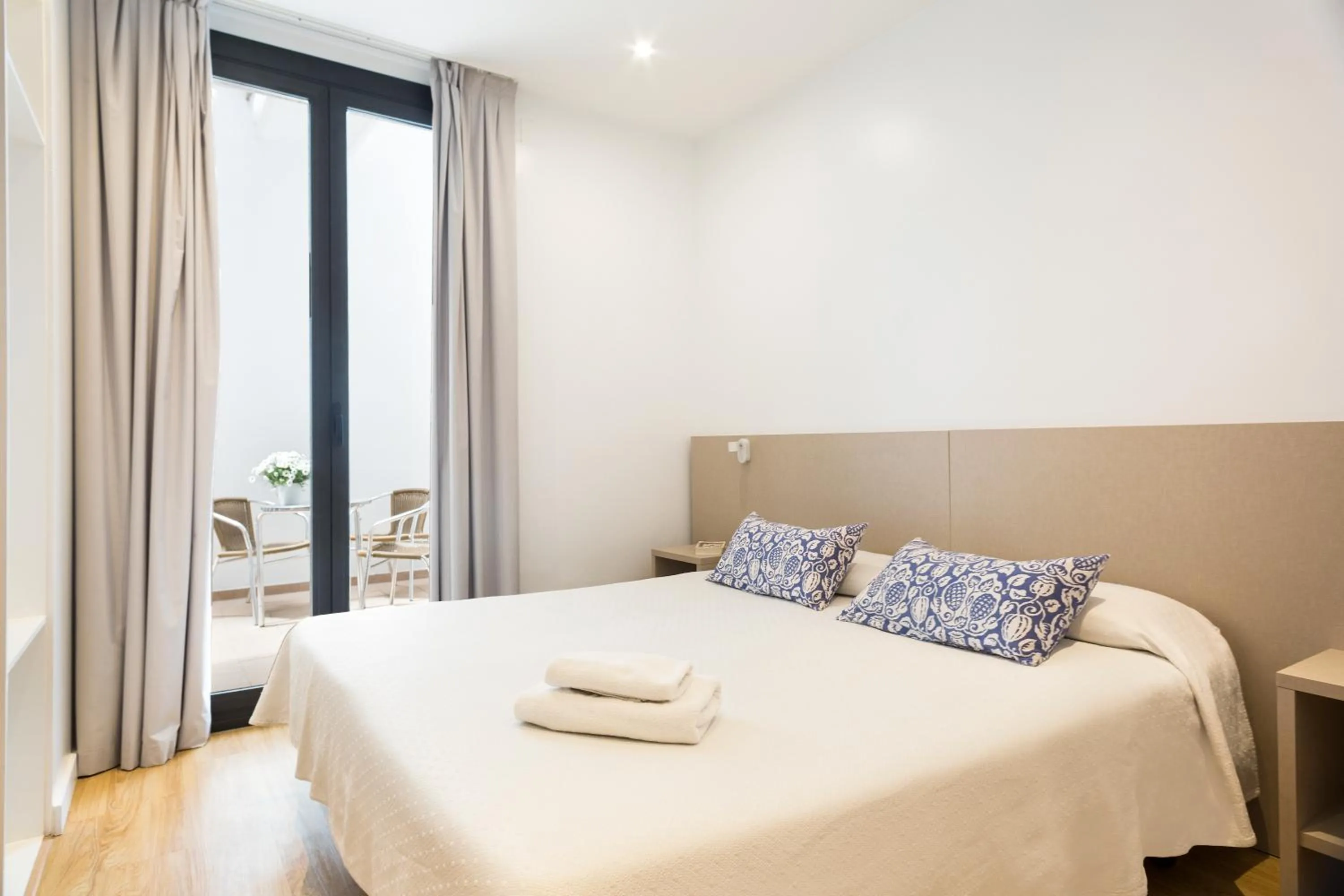 Patio, Bed in BcnStop Parc Güell