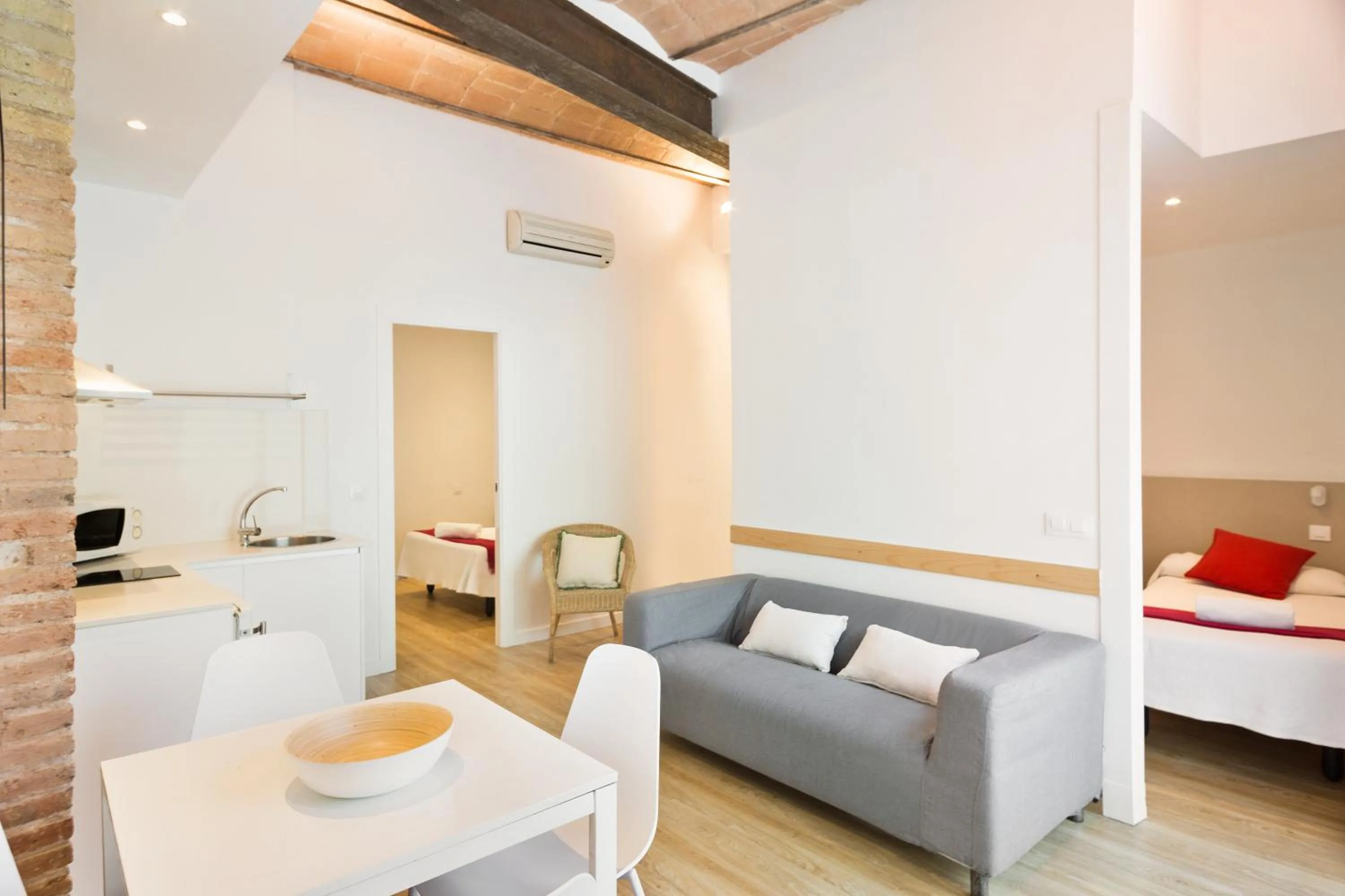 Living room, Bed in BcnStop Parc Güell