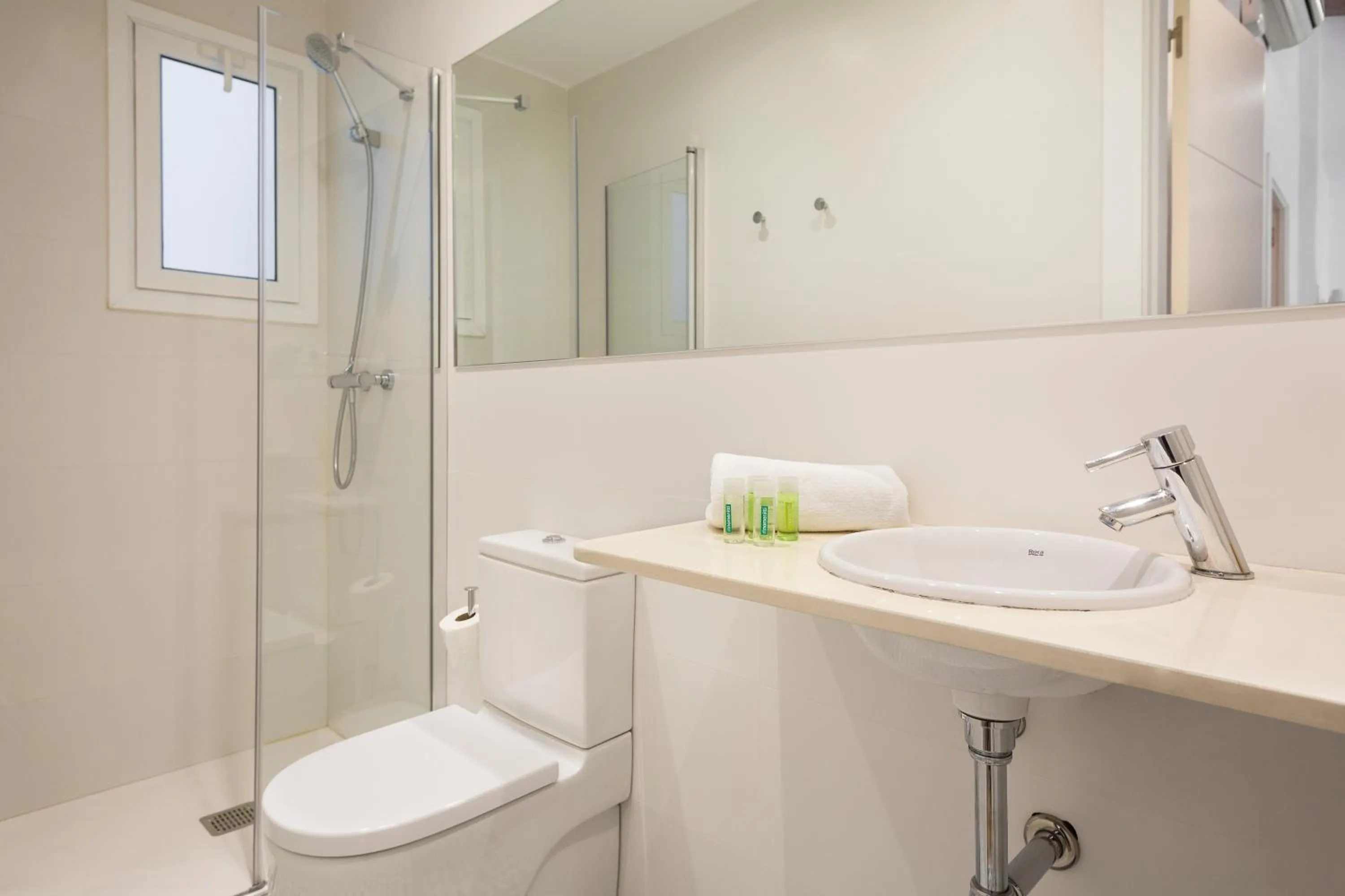 Shower in BcnStop Parc Güell