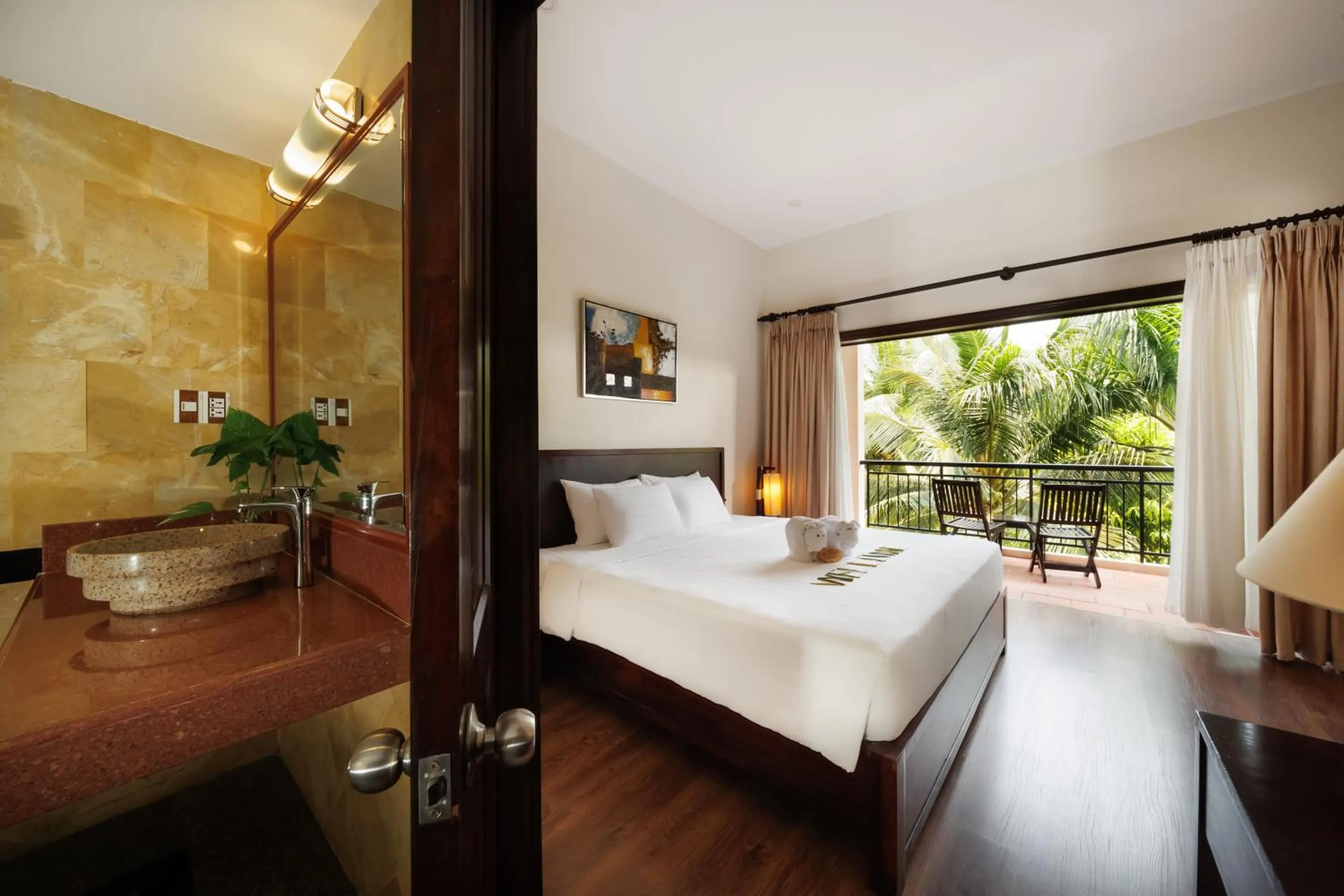 View (from property/room), Bed in Diamond Bay Resort & Spa