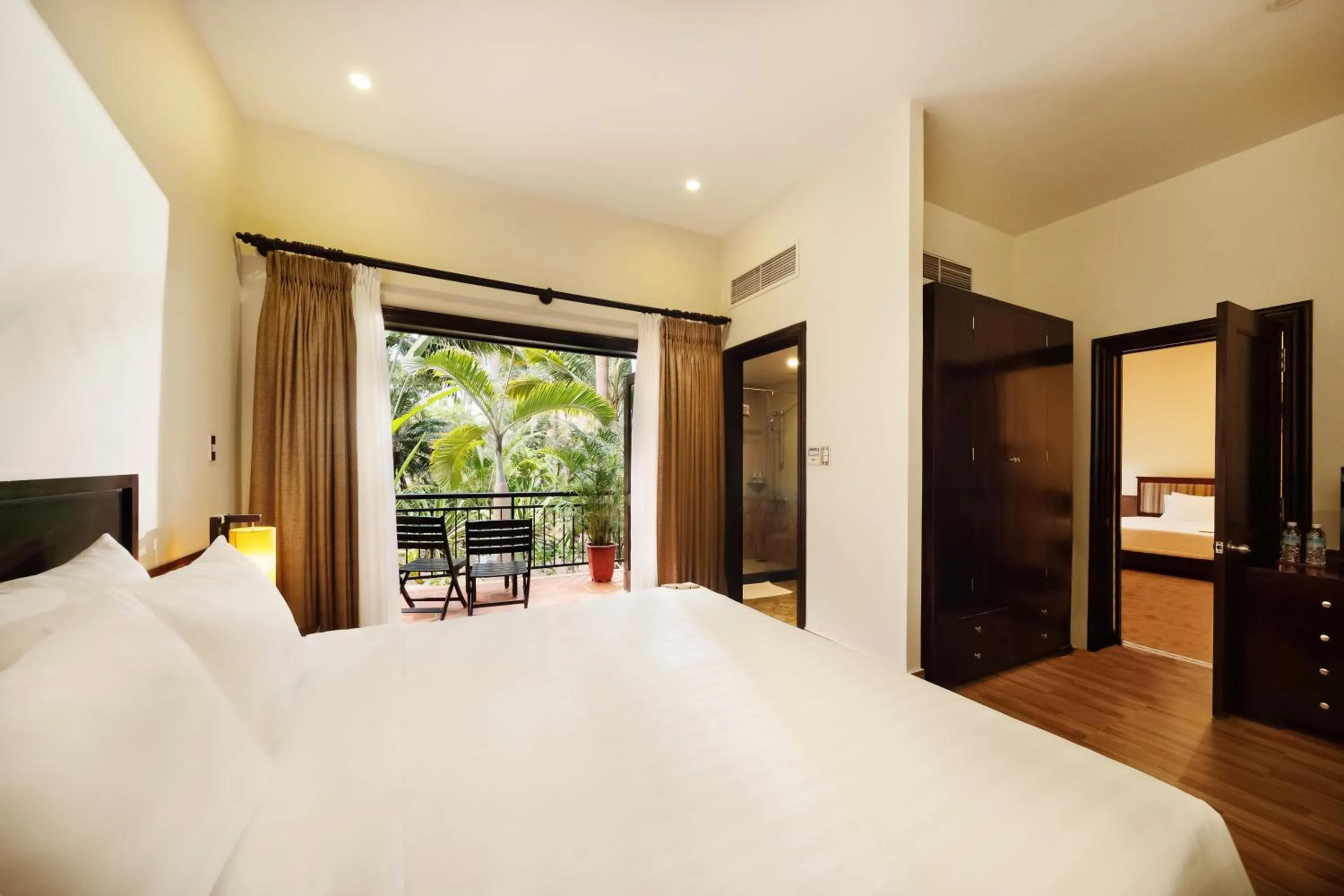 Bedroom, Bed in Diamond Bay Resort & Spa