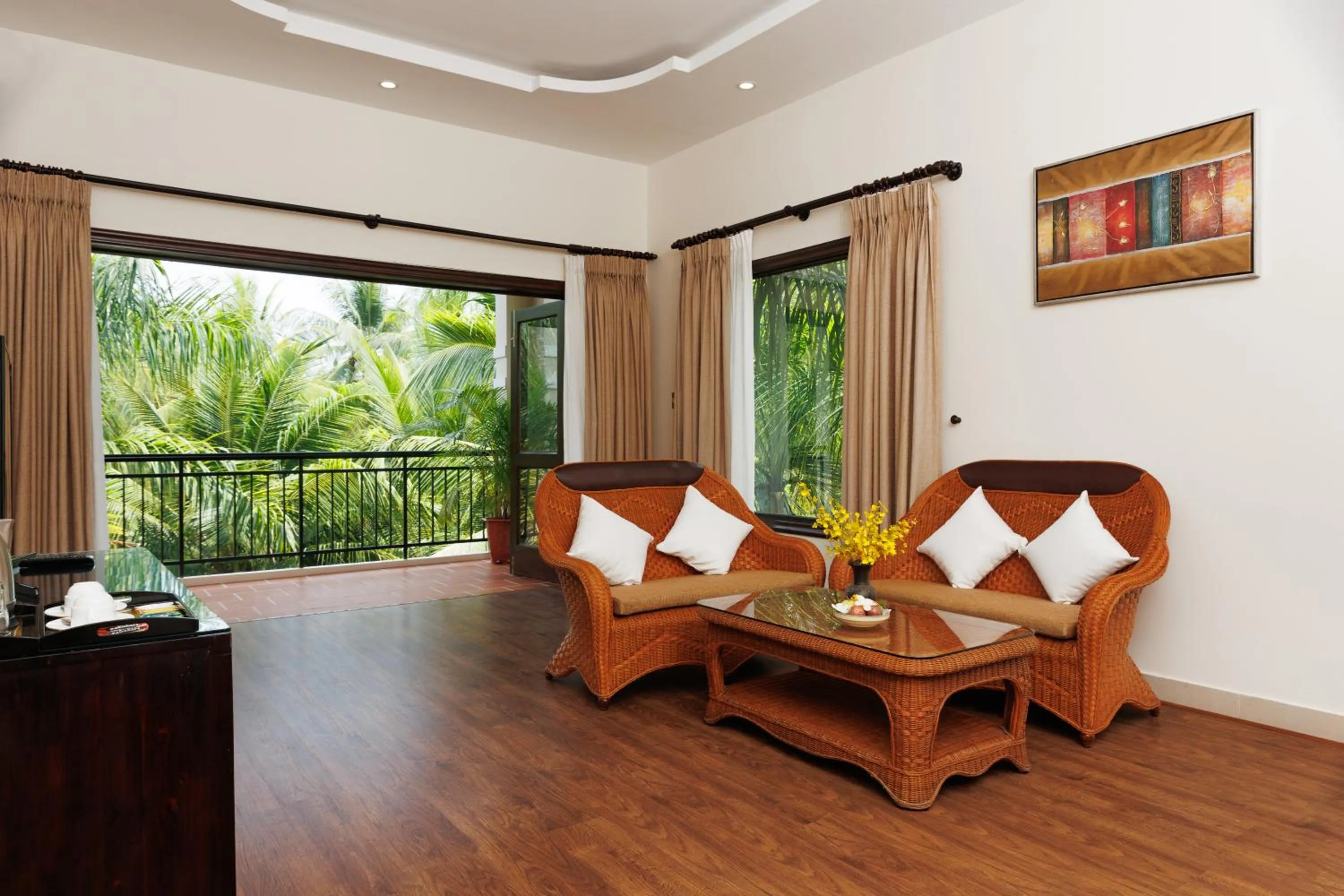 Living room in Diamond Bay Resort & Spa