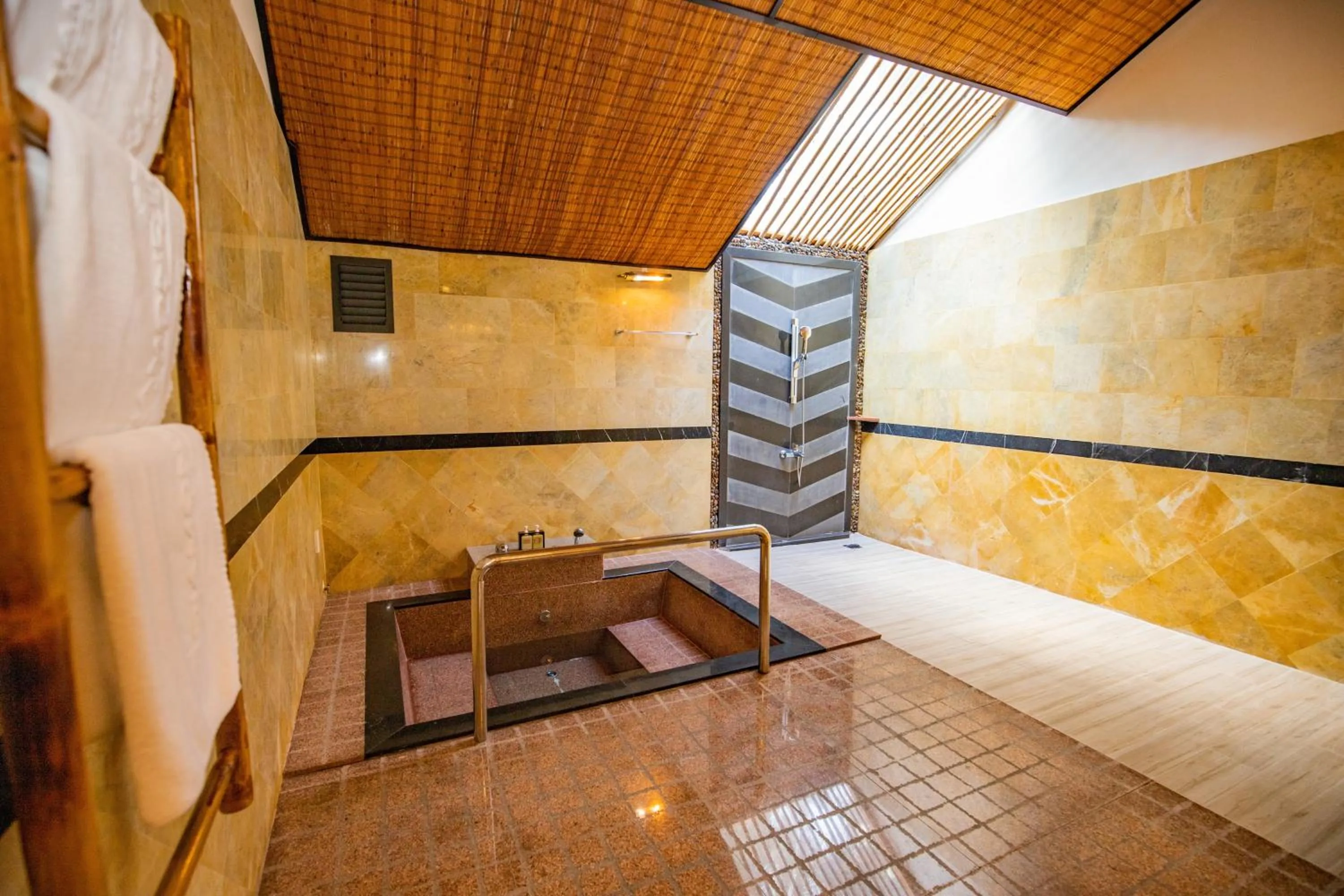 Bathroom in Diamond Bay Resort & Spa