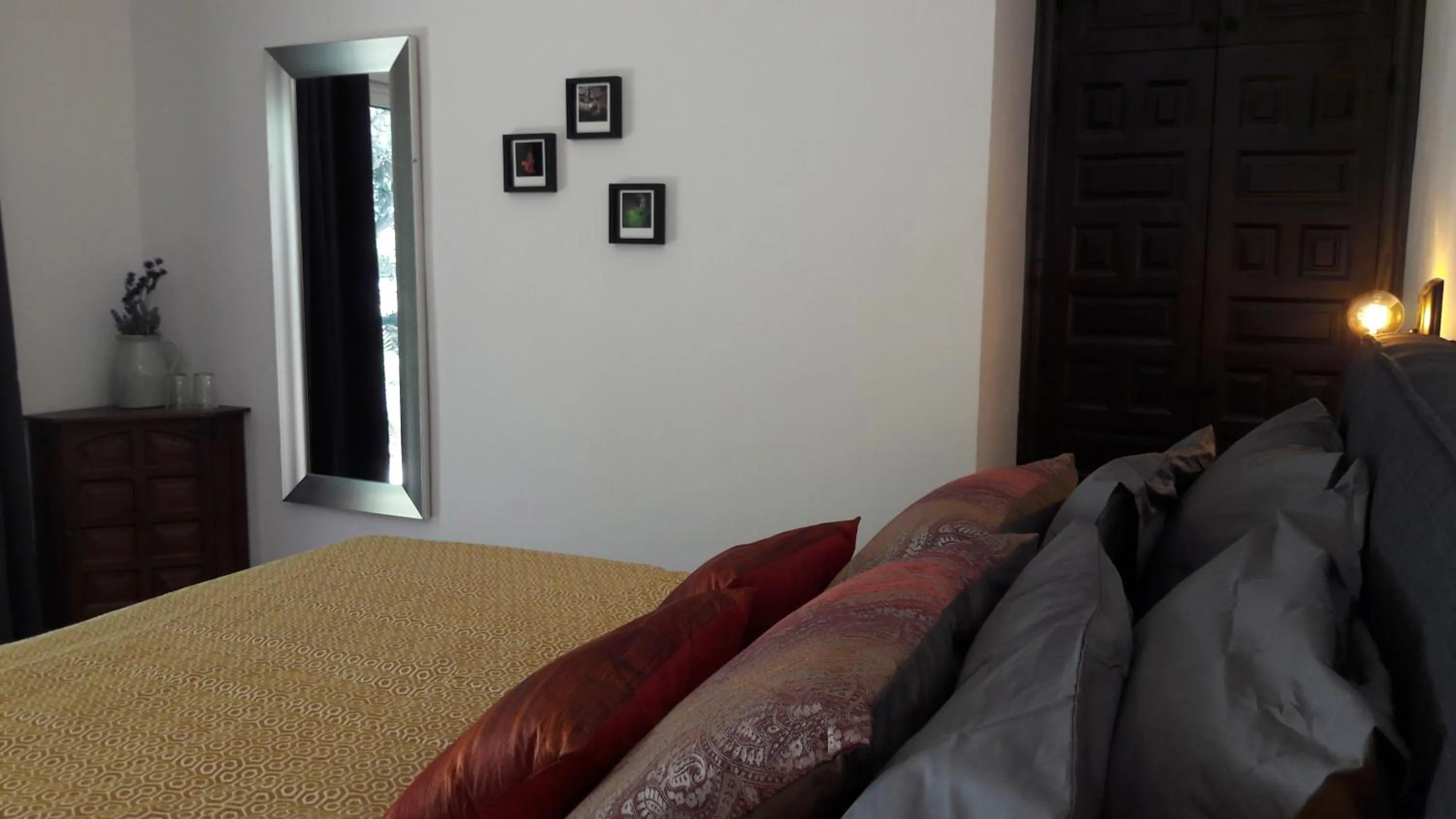 Bed in Finca Roca Vista, adults only