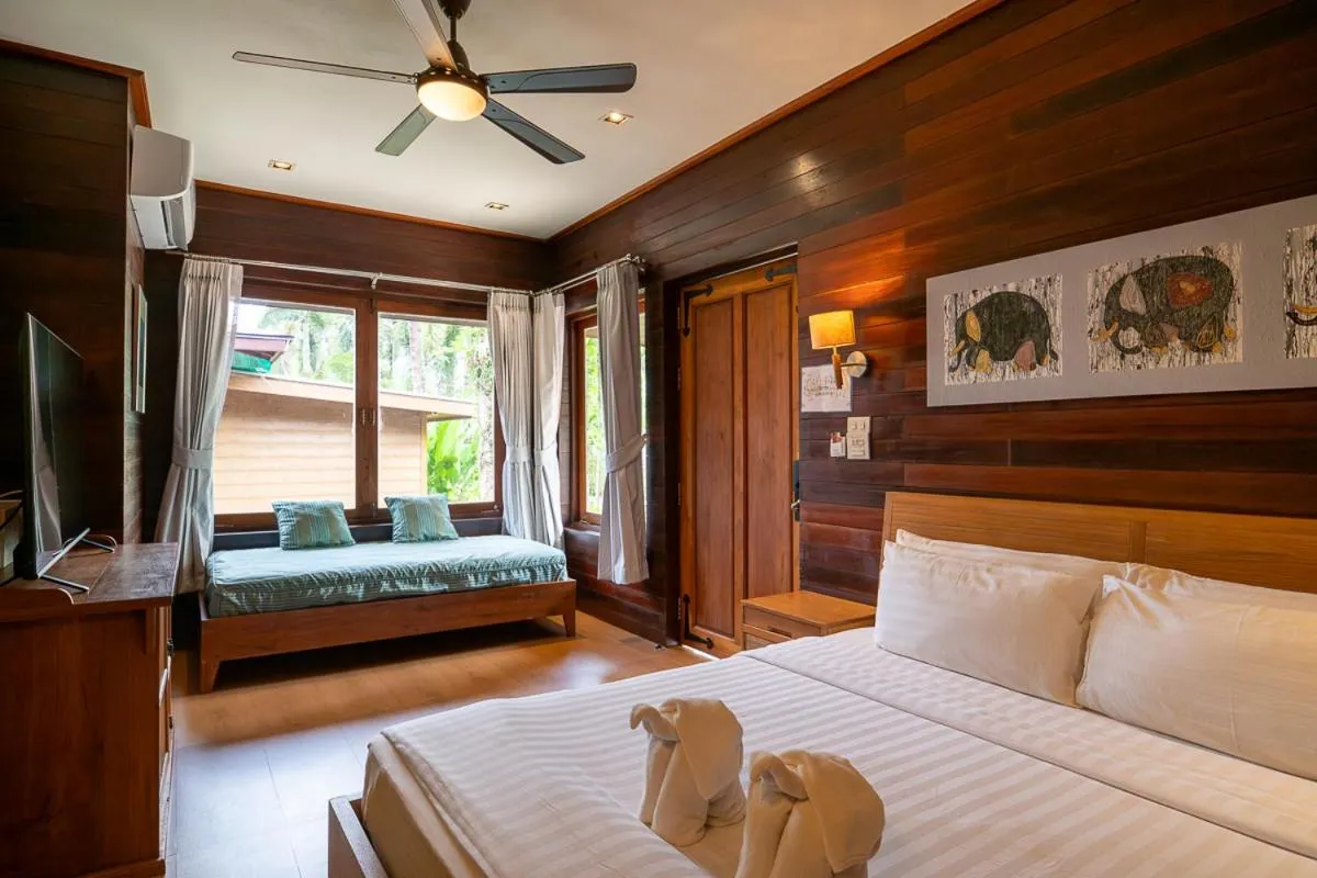 Bedroom, Bed in GajaPuri Resort Koh Chang