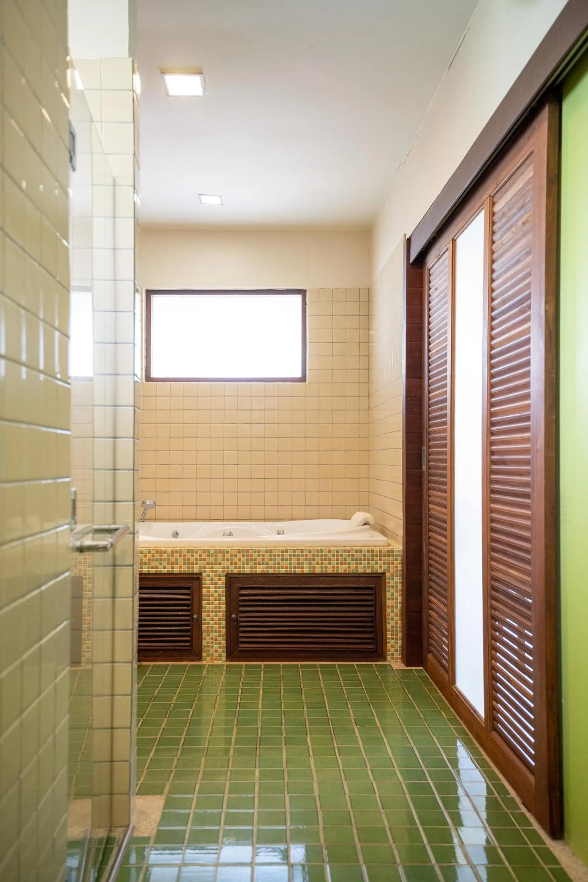 Bathroom, Bed in GajaPuri Resort Koh Chang