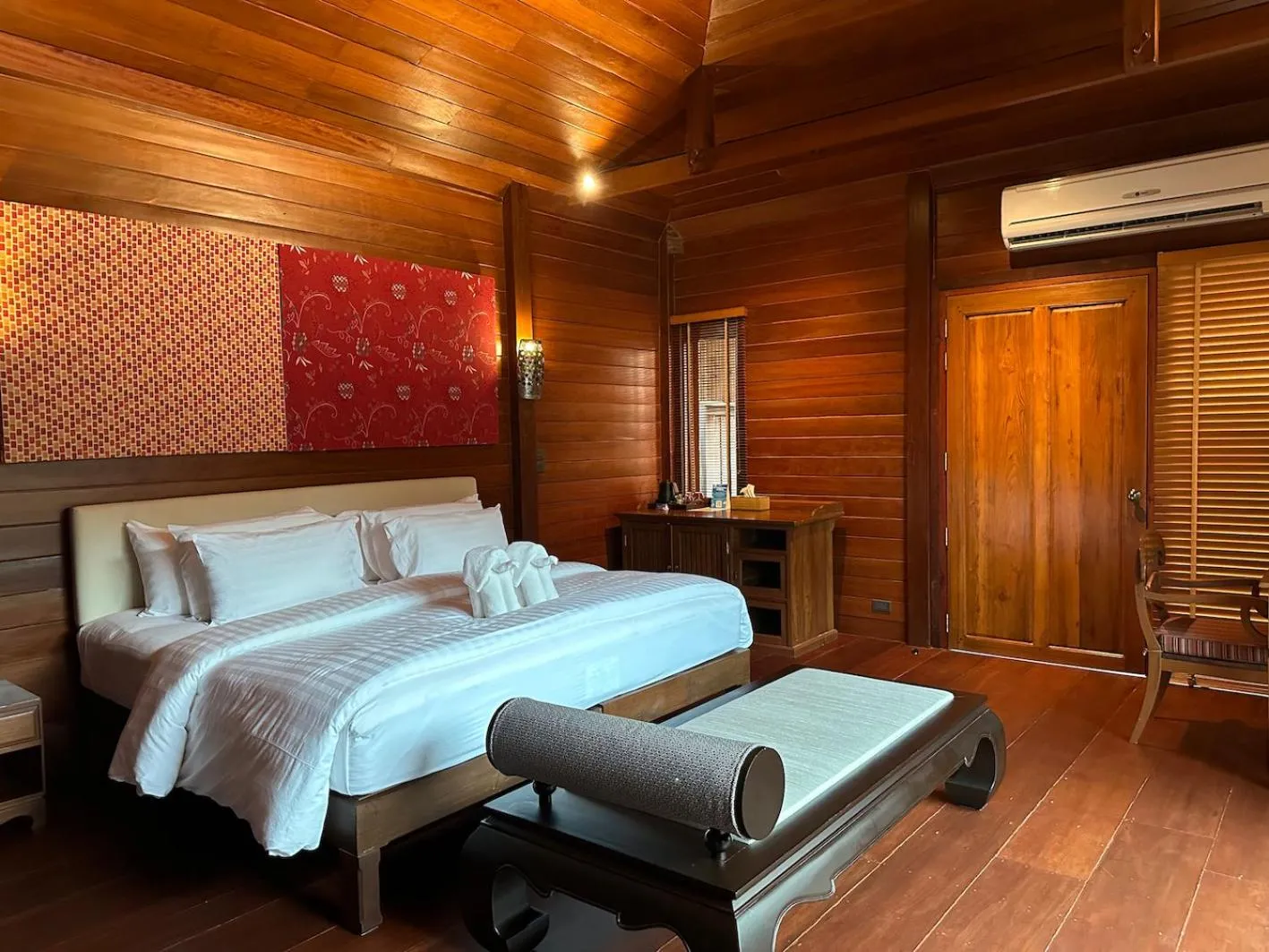 Bed in GajaPuri Resort Koh Chang