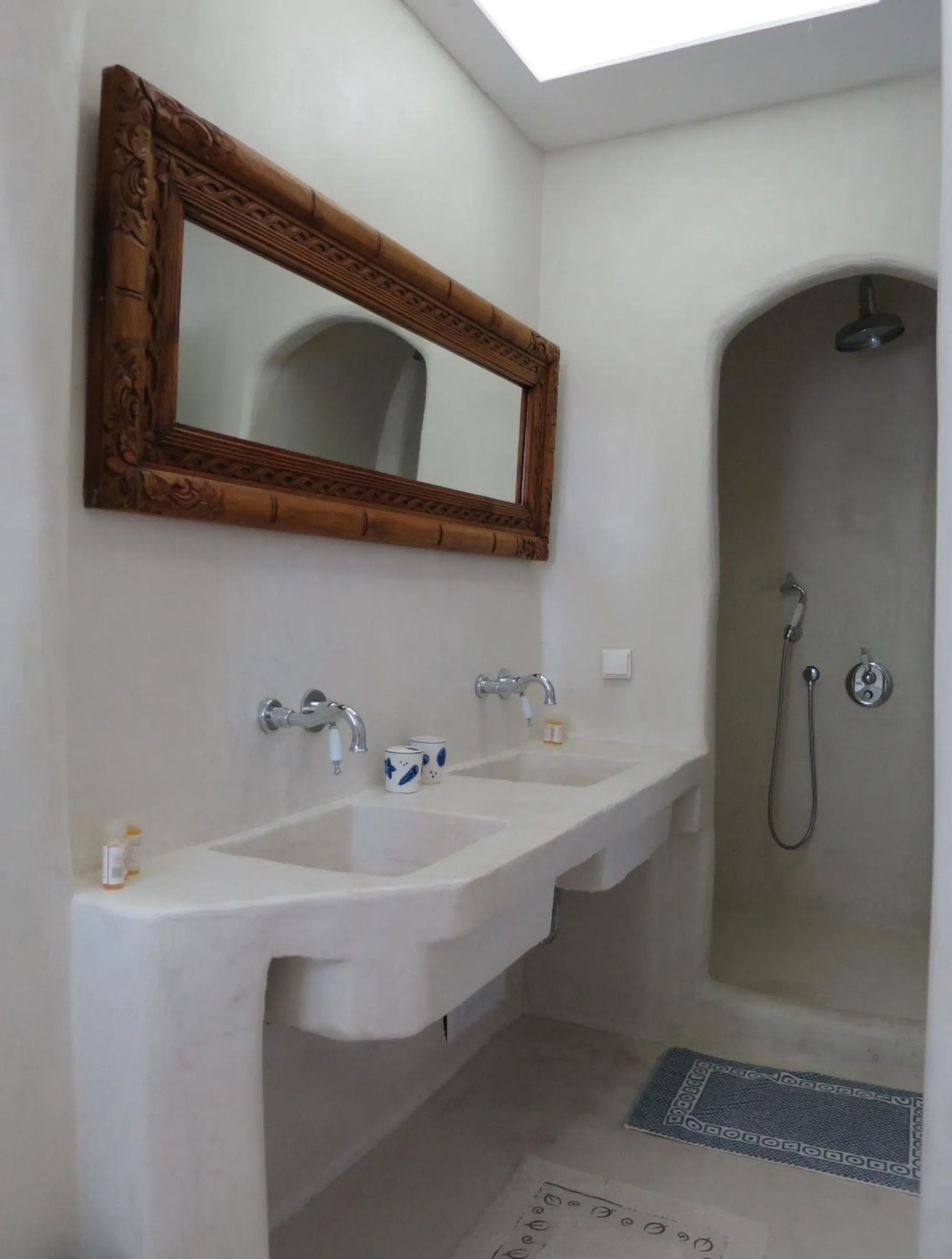 Toilet in Zefi Hotel & Suites