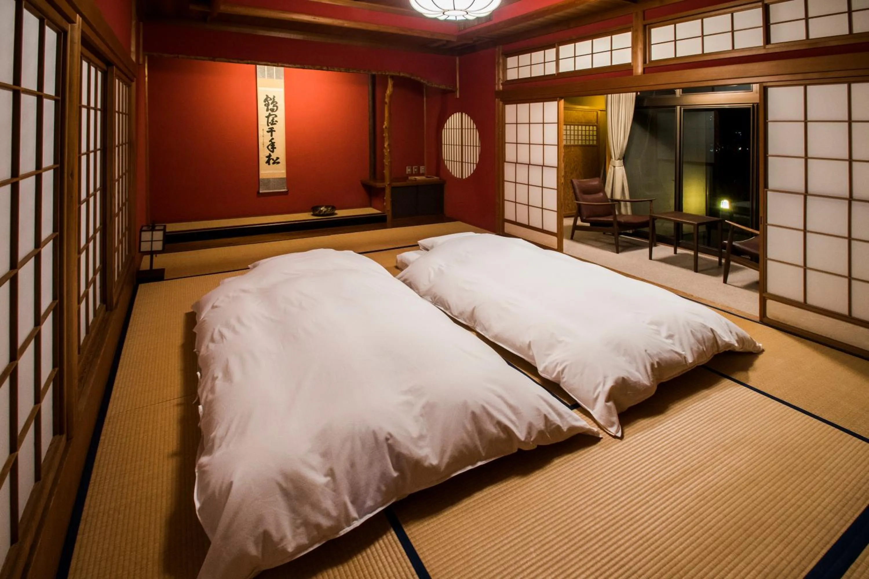 Photo of the whole room, Bed in Yamanoo