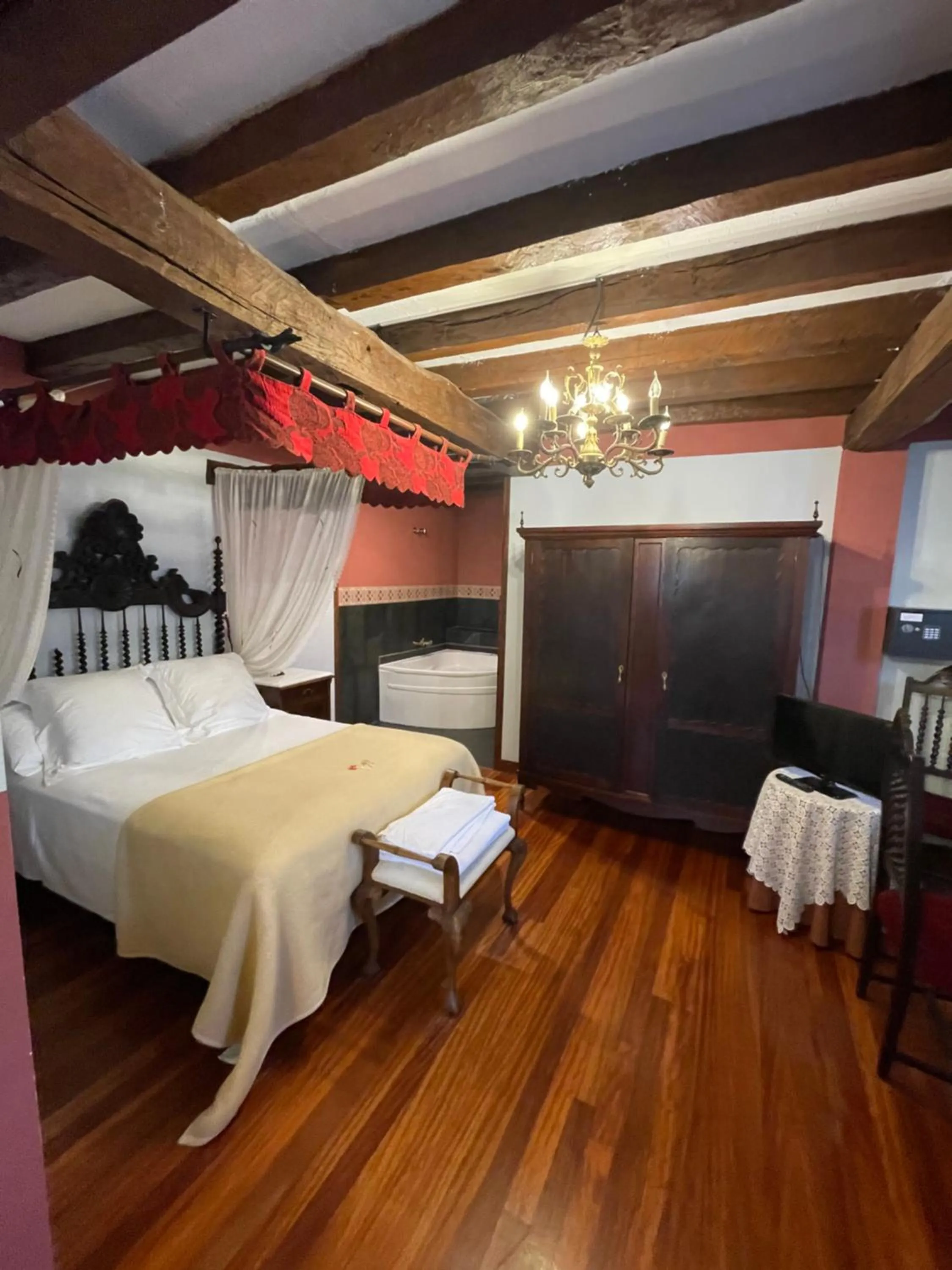 Photo of the whole room in Hotel Casona de la Torre