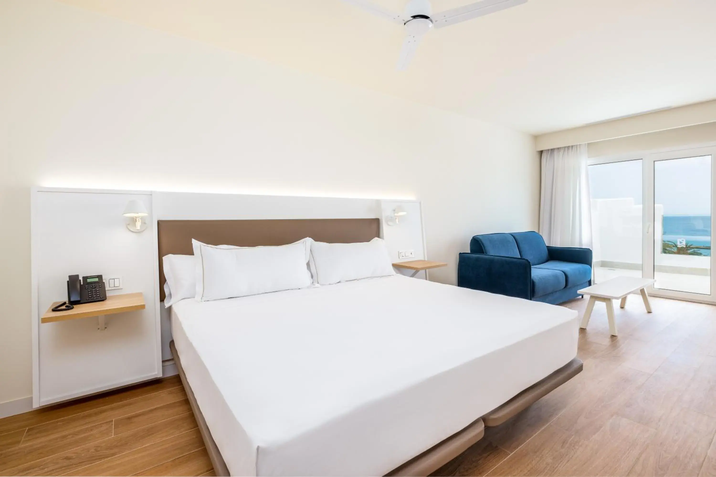 Superior Suite (2 Adults + 2 Children) in Playamojácar Superior Suite (2 Adults + 2 Children) in Playamojácar