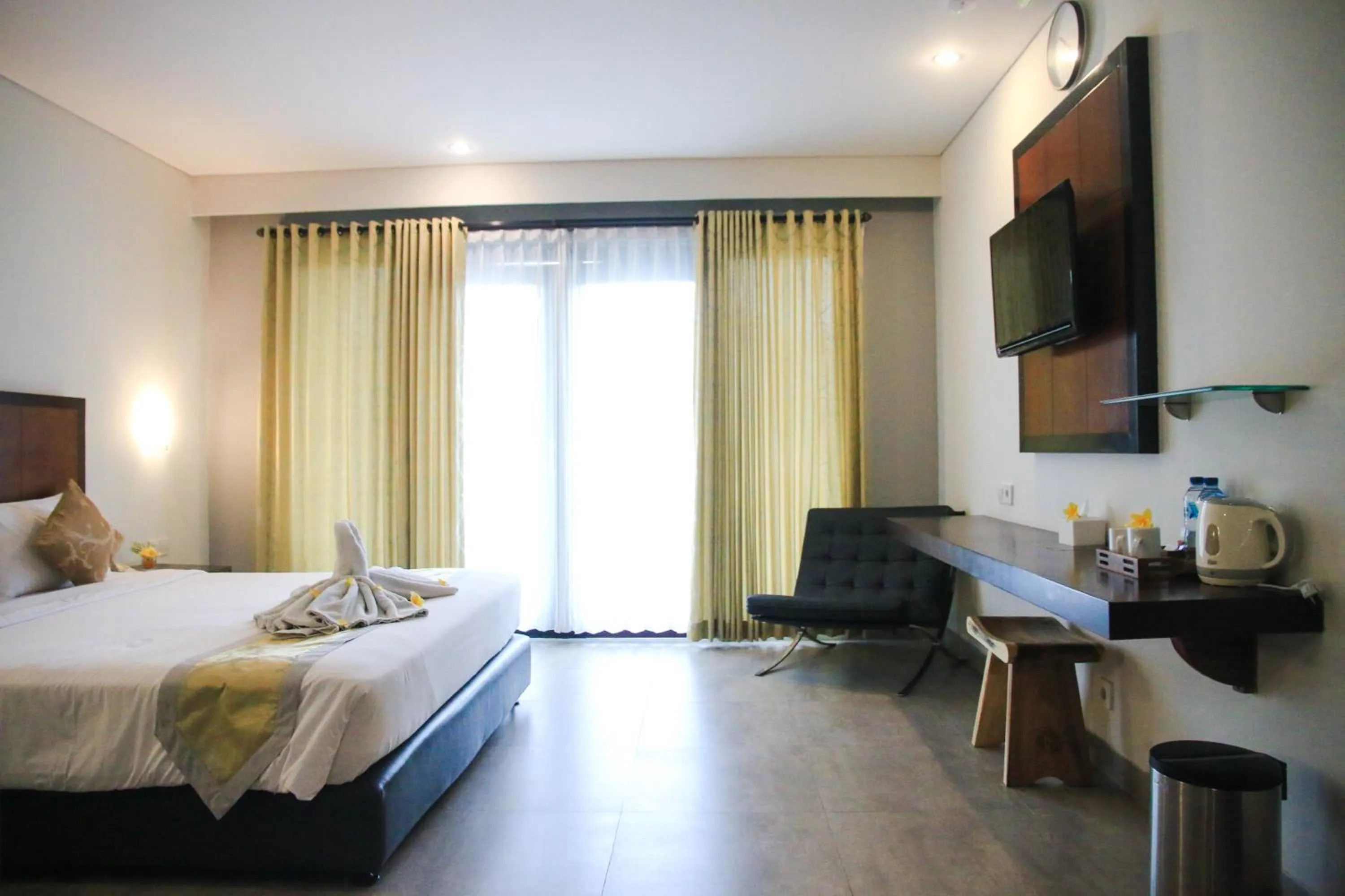 Bedroom, Bed in Dekuta