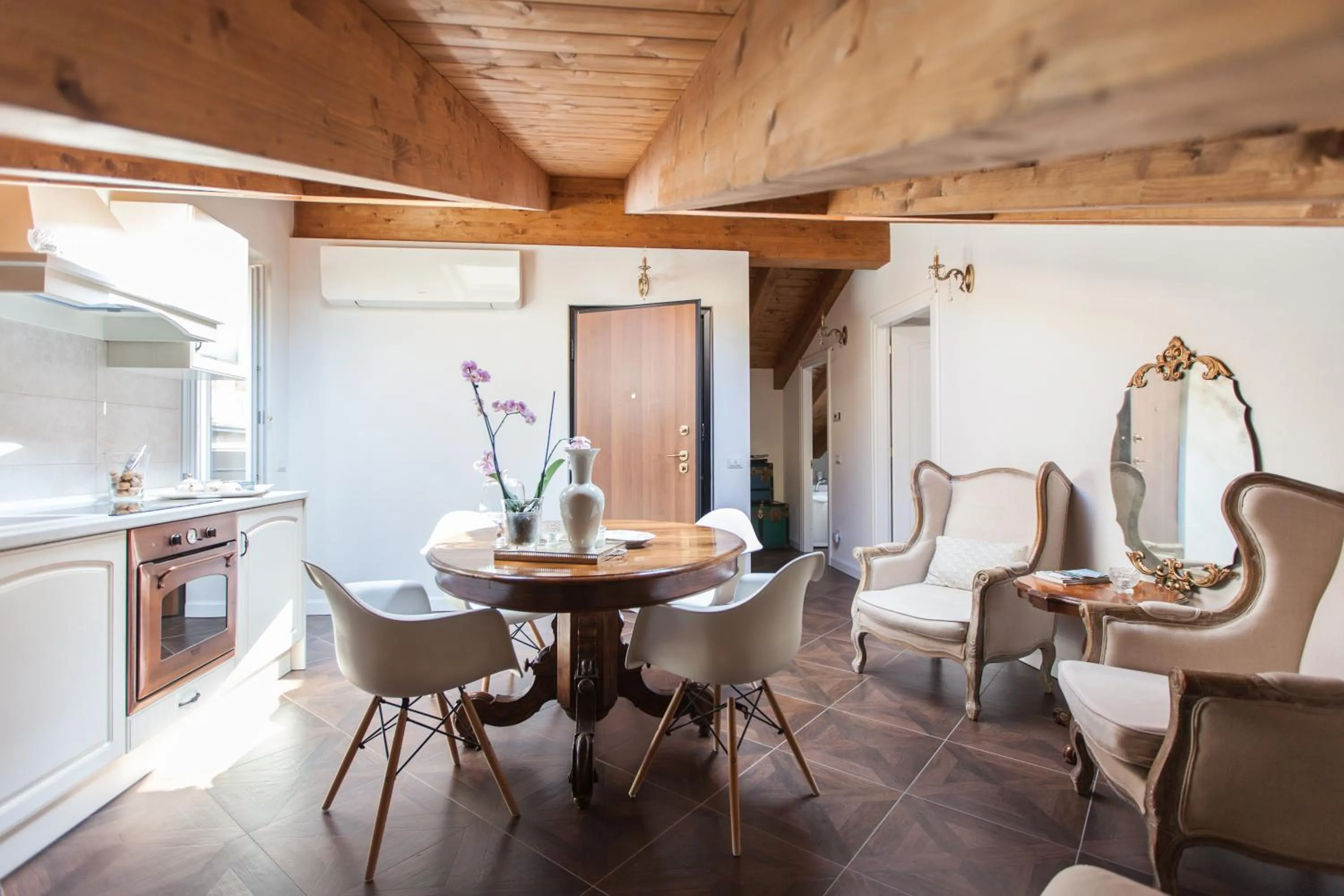 Kitchen or kitchenette in Alessia's Place