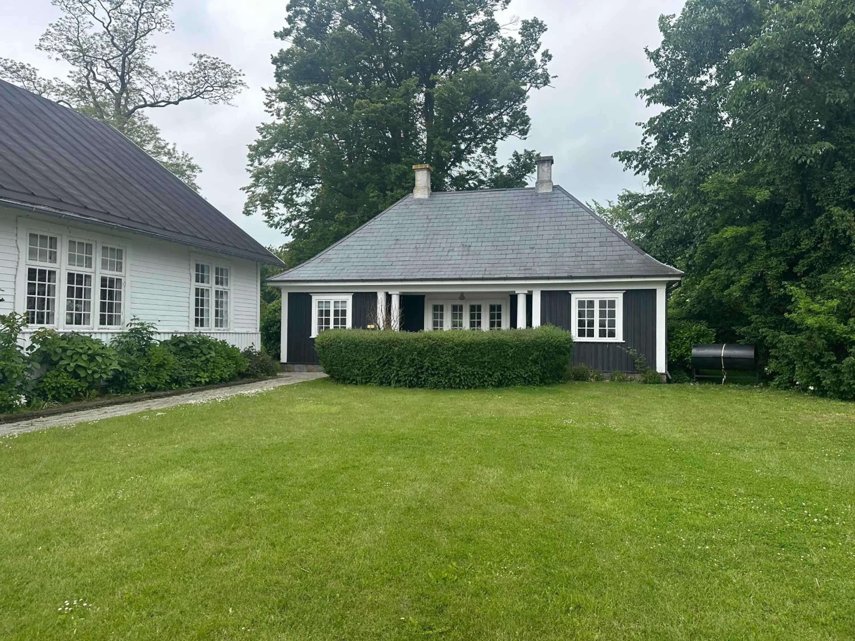 Property building in Bandholm Badehotel