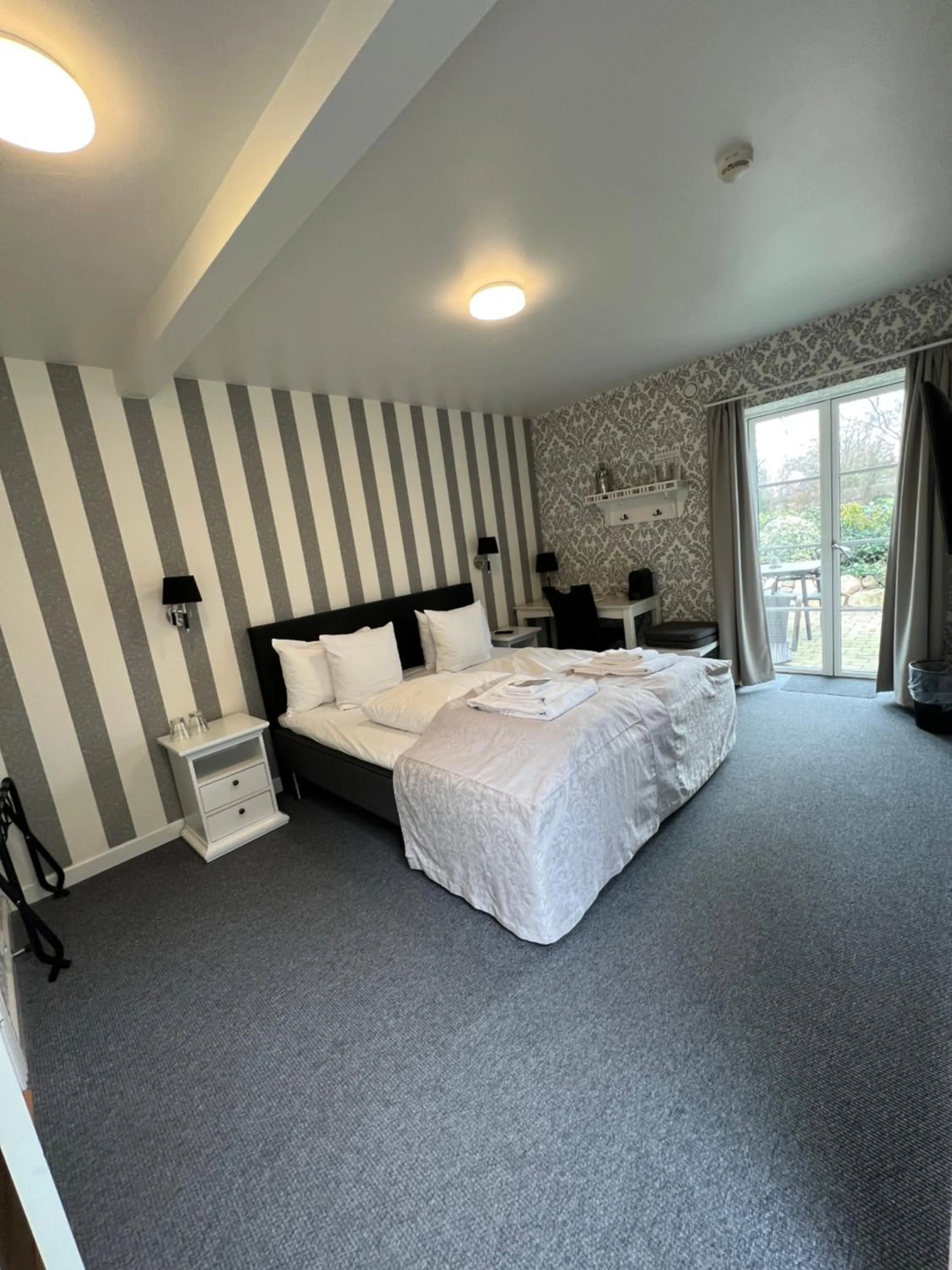 Facility for disabled guests, Bed in Bandholm Badehotel