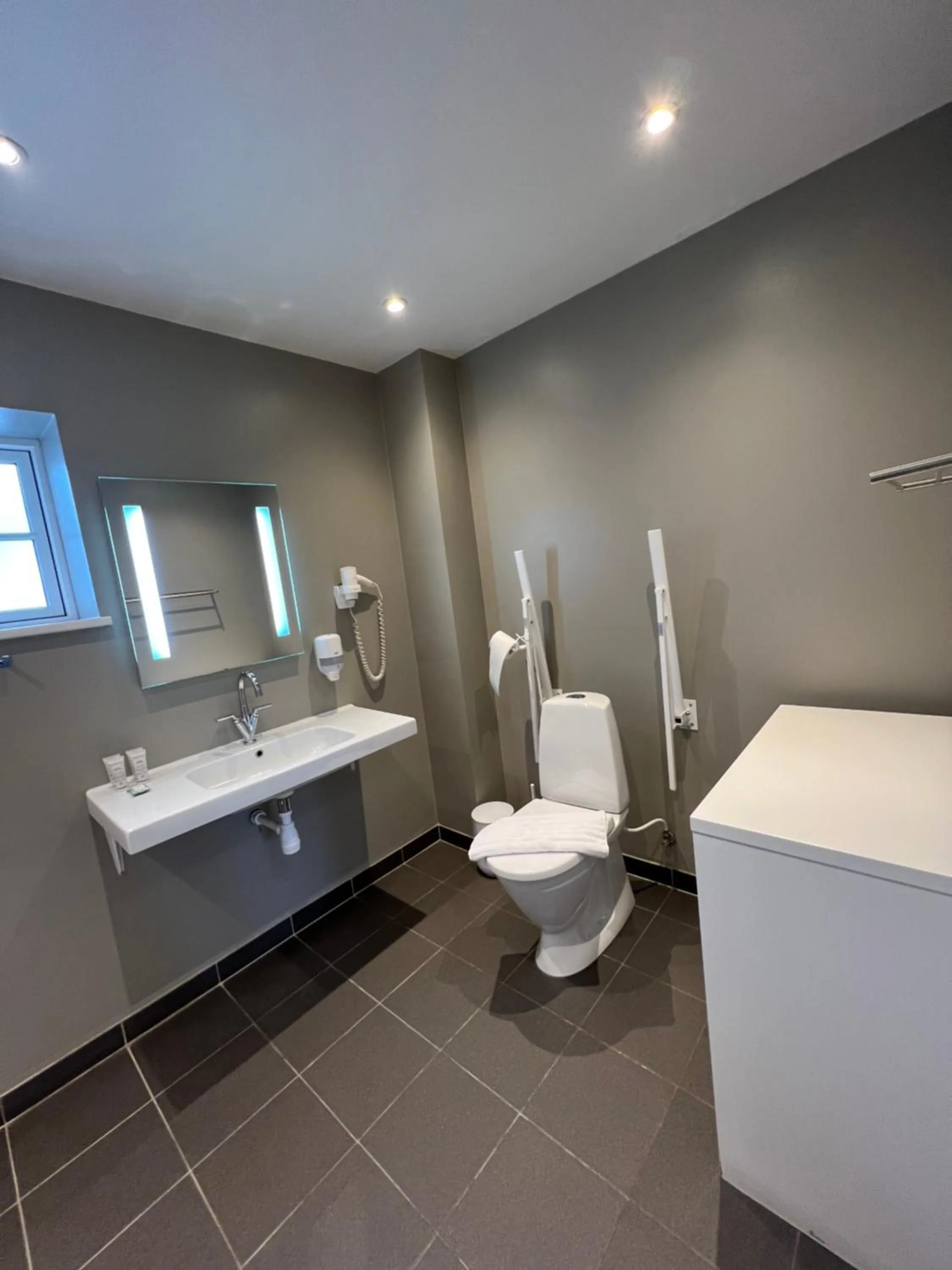 Bathroom in Bandholm Badehotel