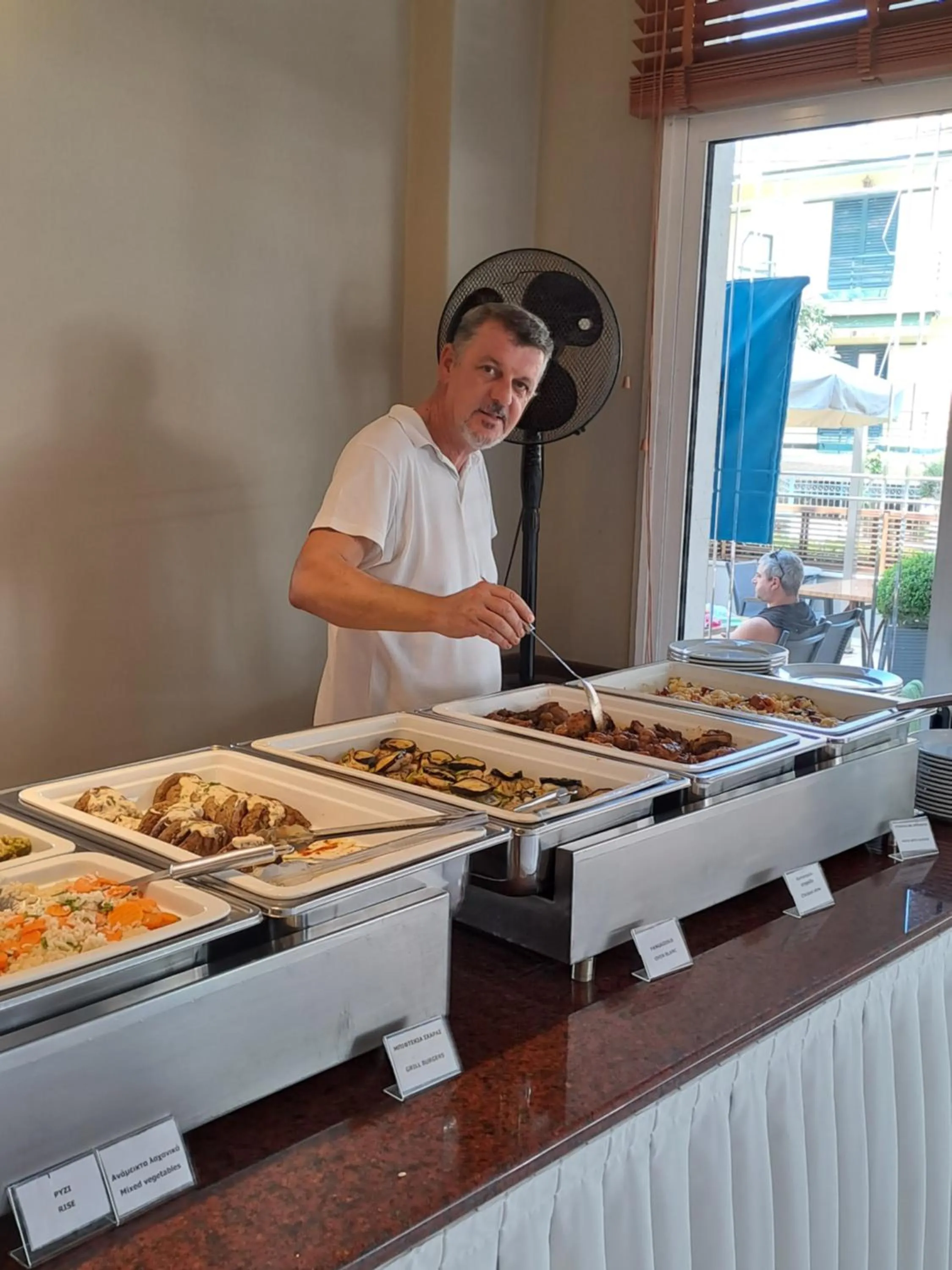 Food in Kronos Hotel