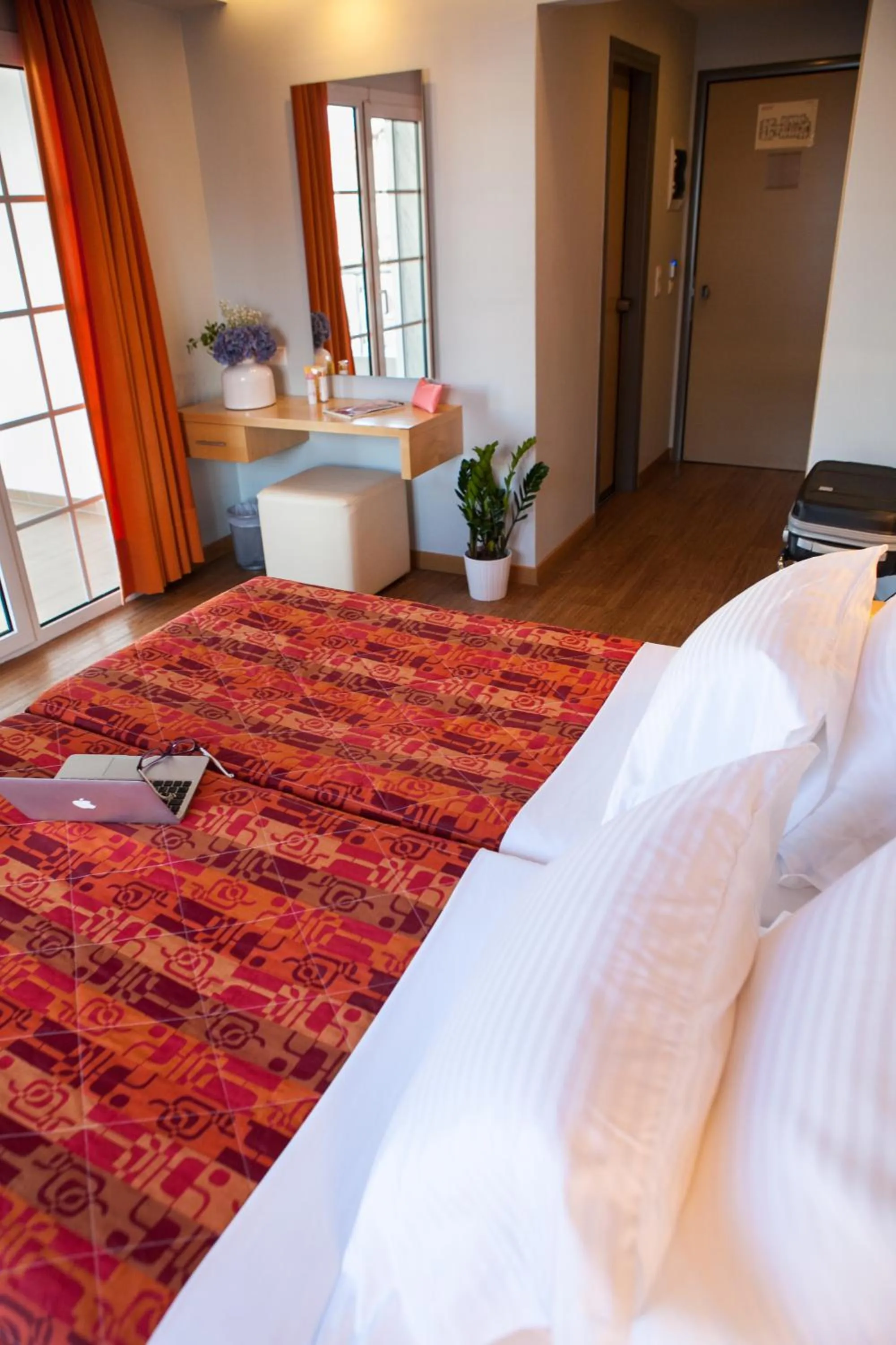 Photo of the whole room in Kronos Hotel