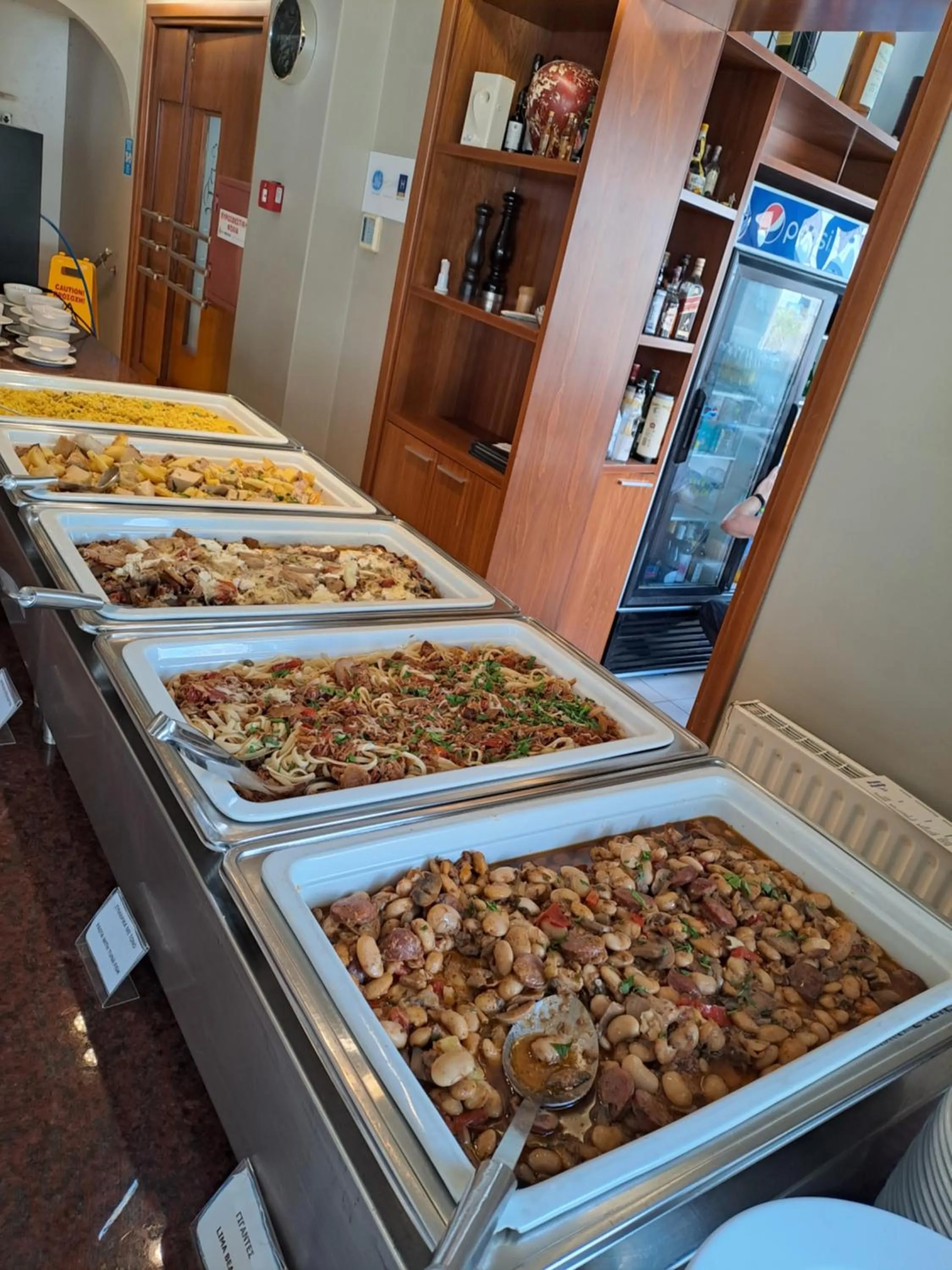 Food in Kronos Hotel