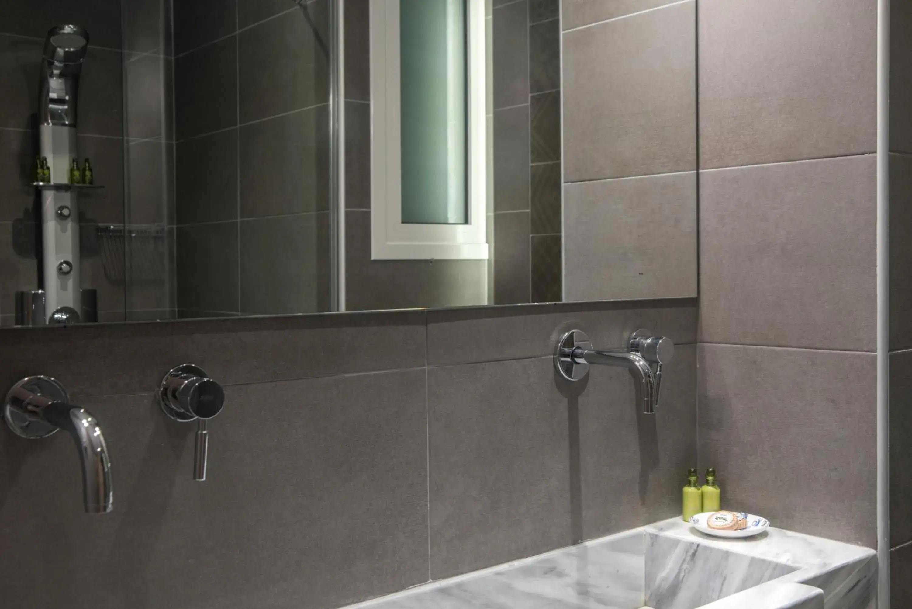 Deluxe Twin Room in AD Athens Luxury Rooms & Suites Deluxe Twin Room in AD Athens Luxury Rooms & Suites