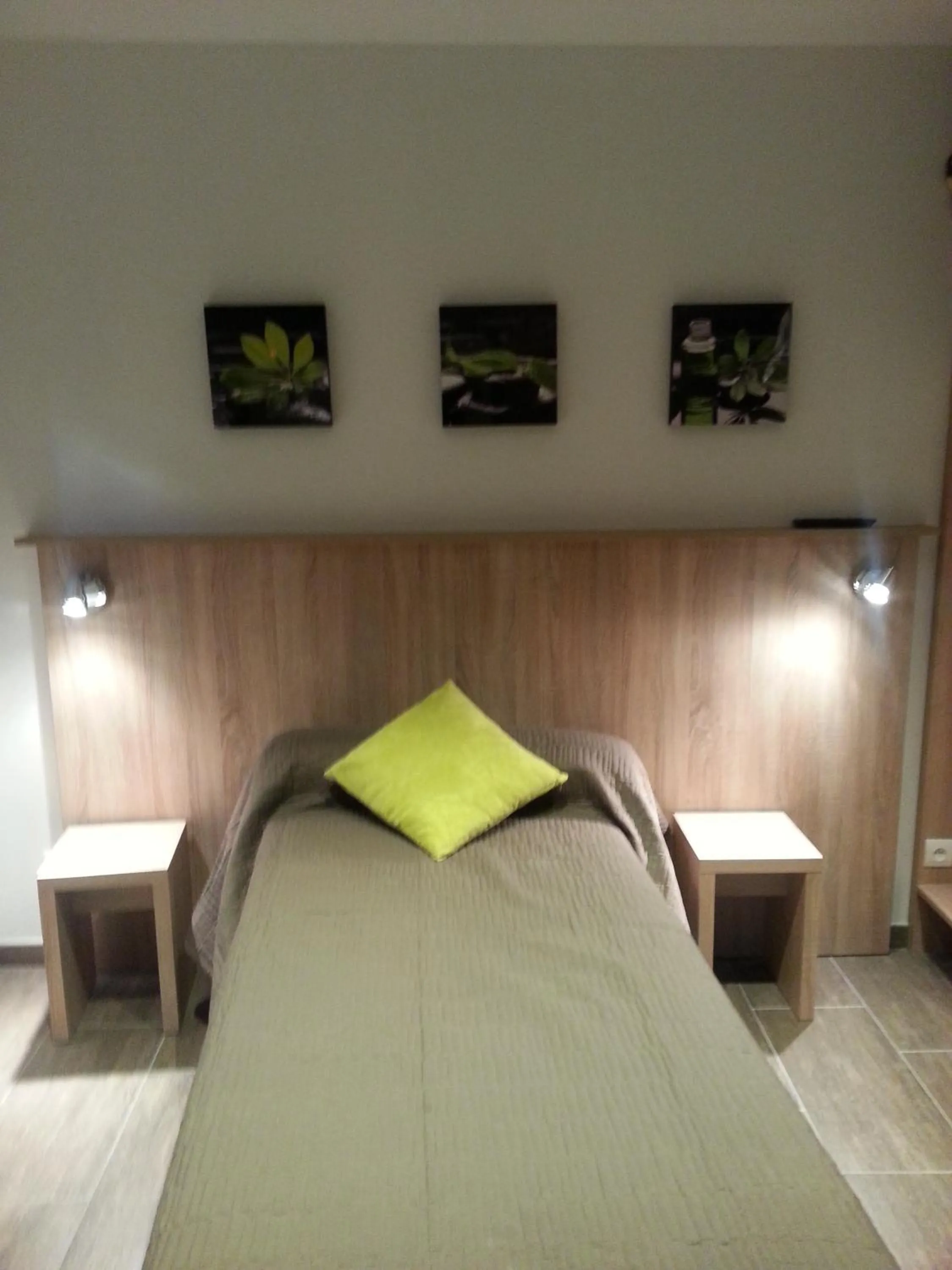 Bedroom, Bed in Hotel Arago