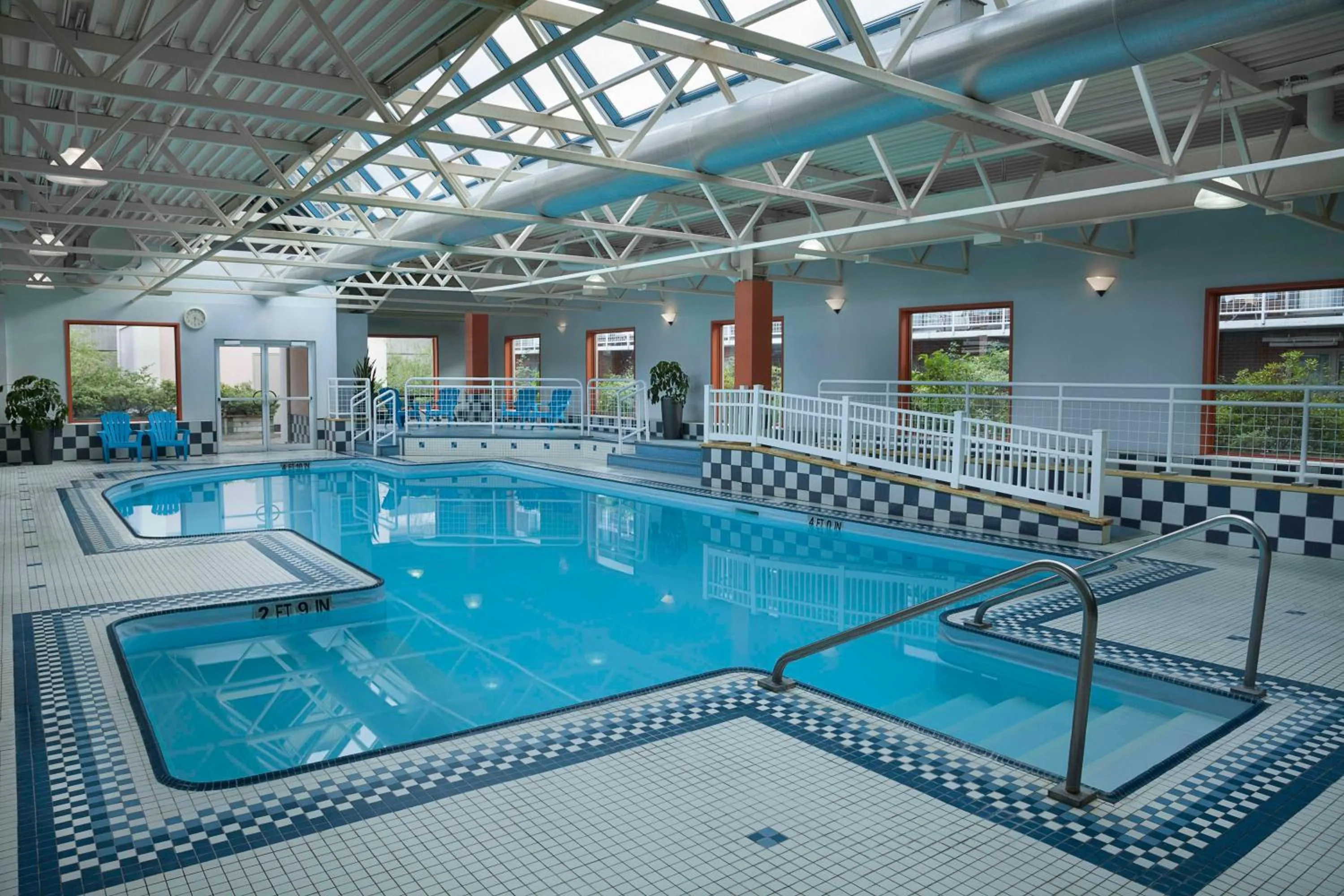 Swimming pool in Hotel Halifax