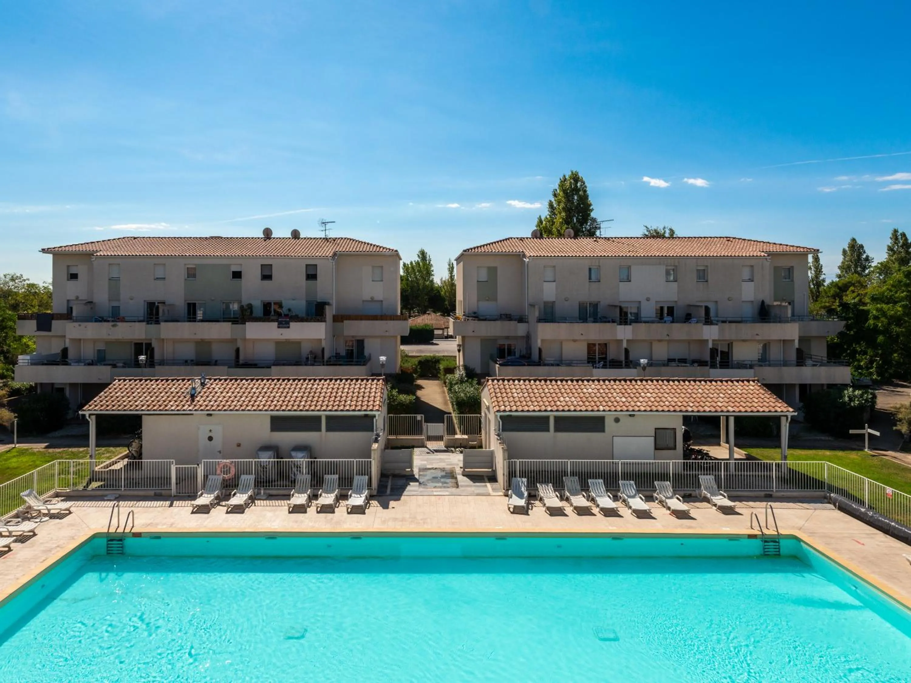 Swimming pool in Vacancéole - Résidence Cap Camargue