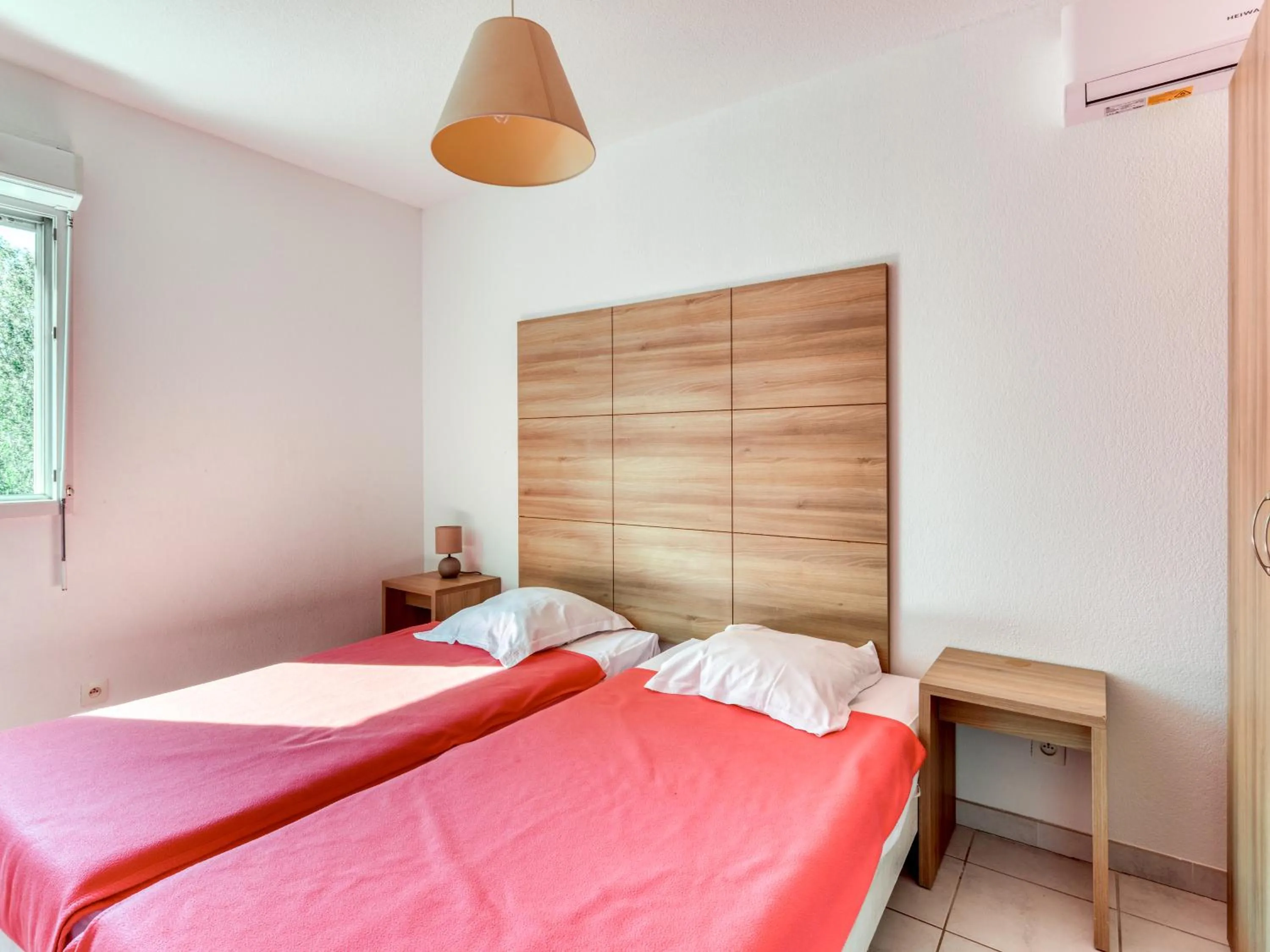 Bedroom, Bed in Vacancéole - Résidence Cap Camargue