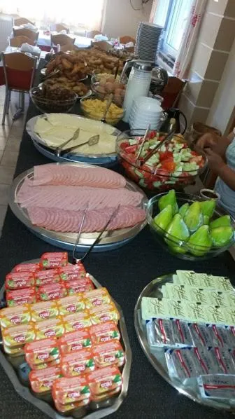 Buffet breakfast in Hotel Souita