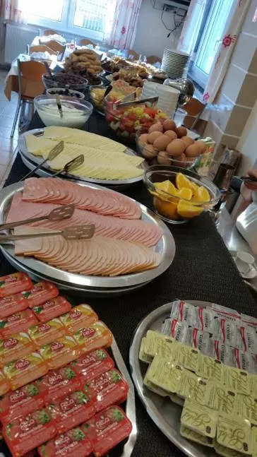 Restaurant/places to eat in Hotel Souita