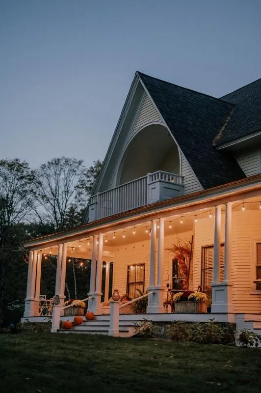 Patio in Noble House Inn