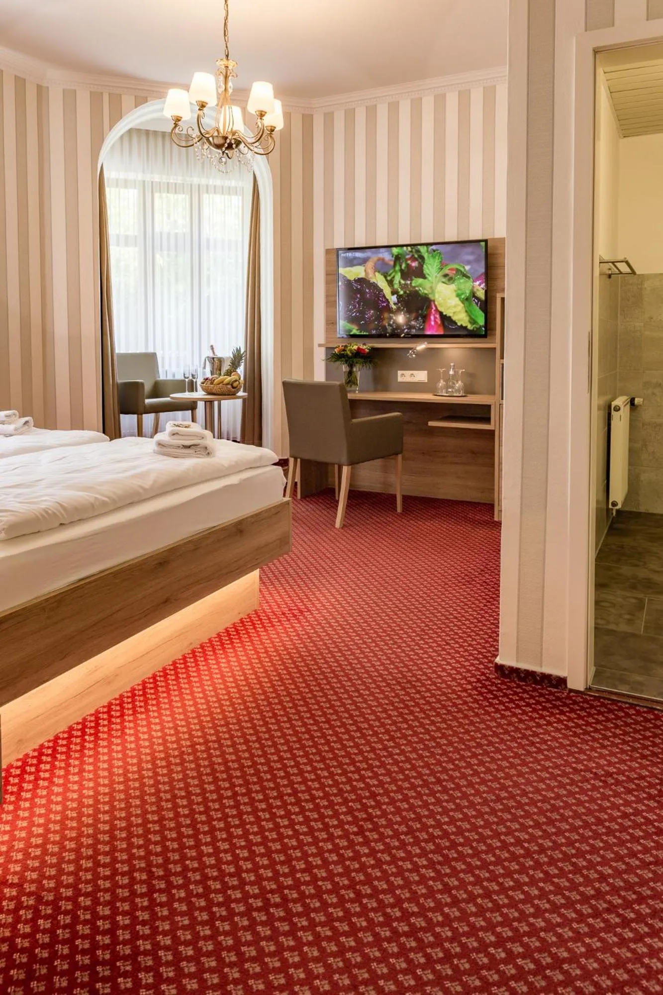 Photo of the whole room, Bed in Hotel Schwarzer Adler Tangermünde