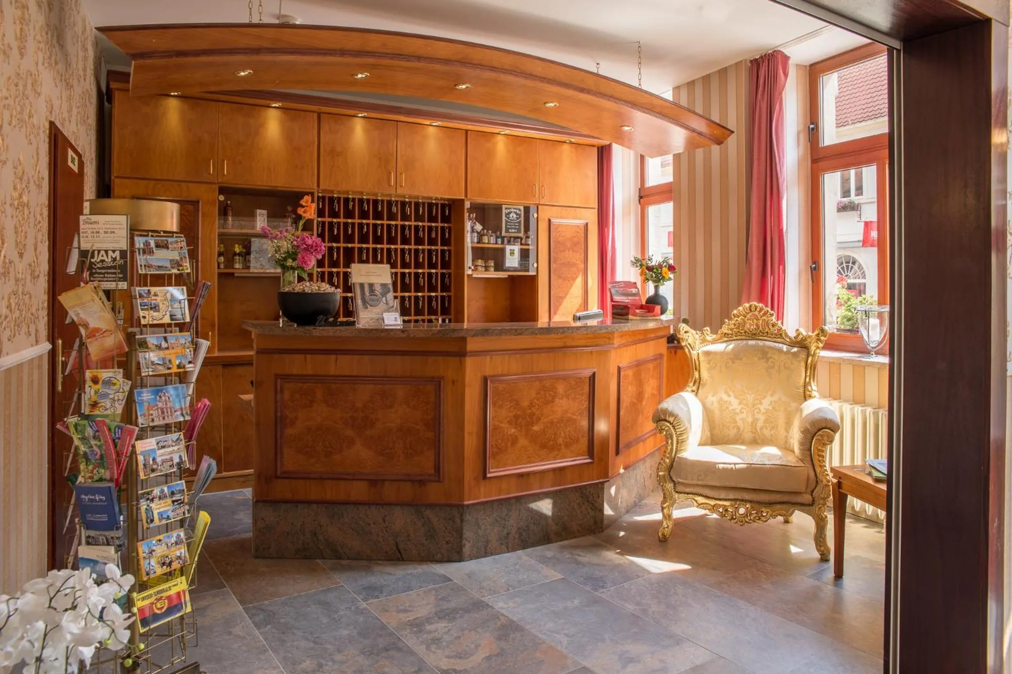 Lobby or reception in Hotel Schwarzer Adler Tangermünde