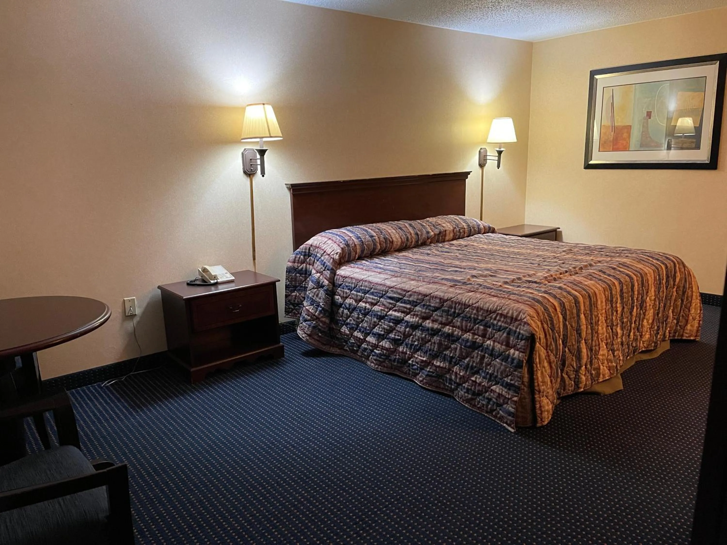 Photo of the whole room, Bed in Budget Inn Temple Hills