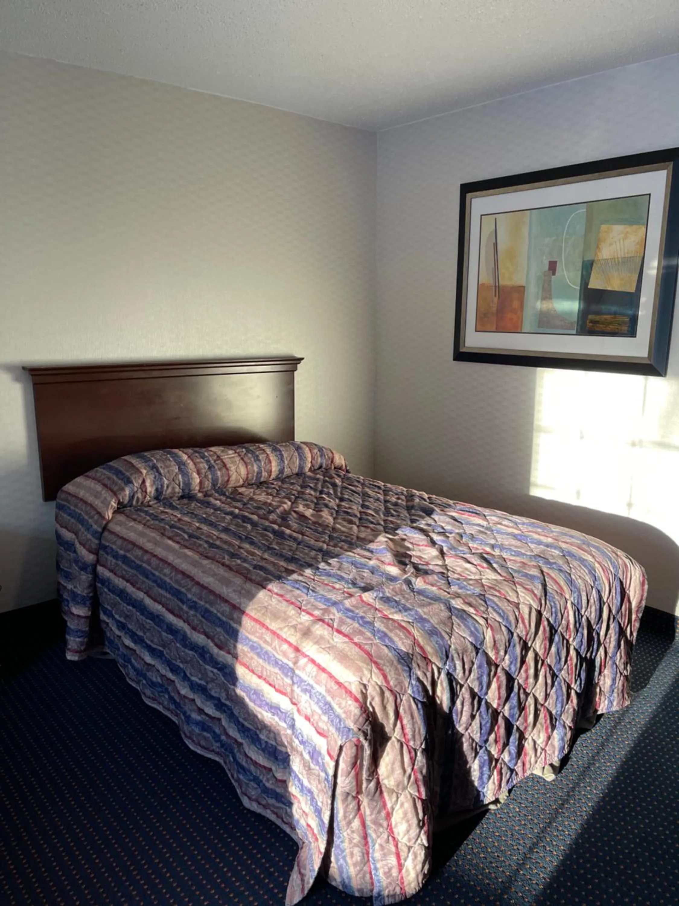 Bedroom, Bed in Budget Inn Temple Hills