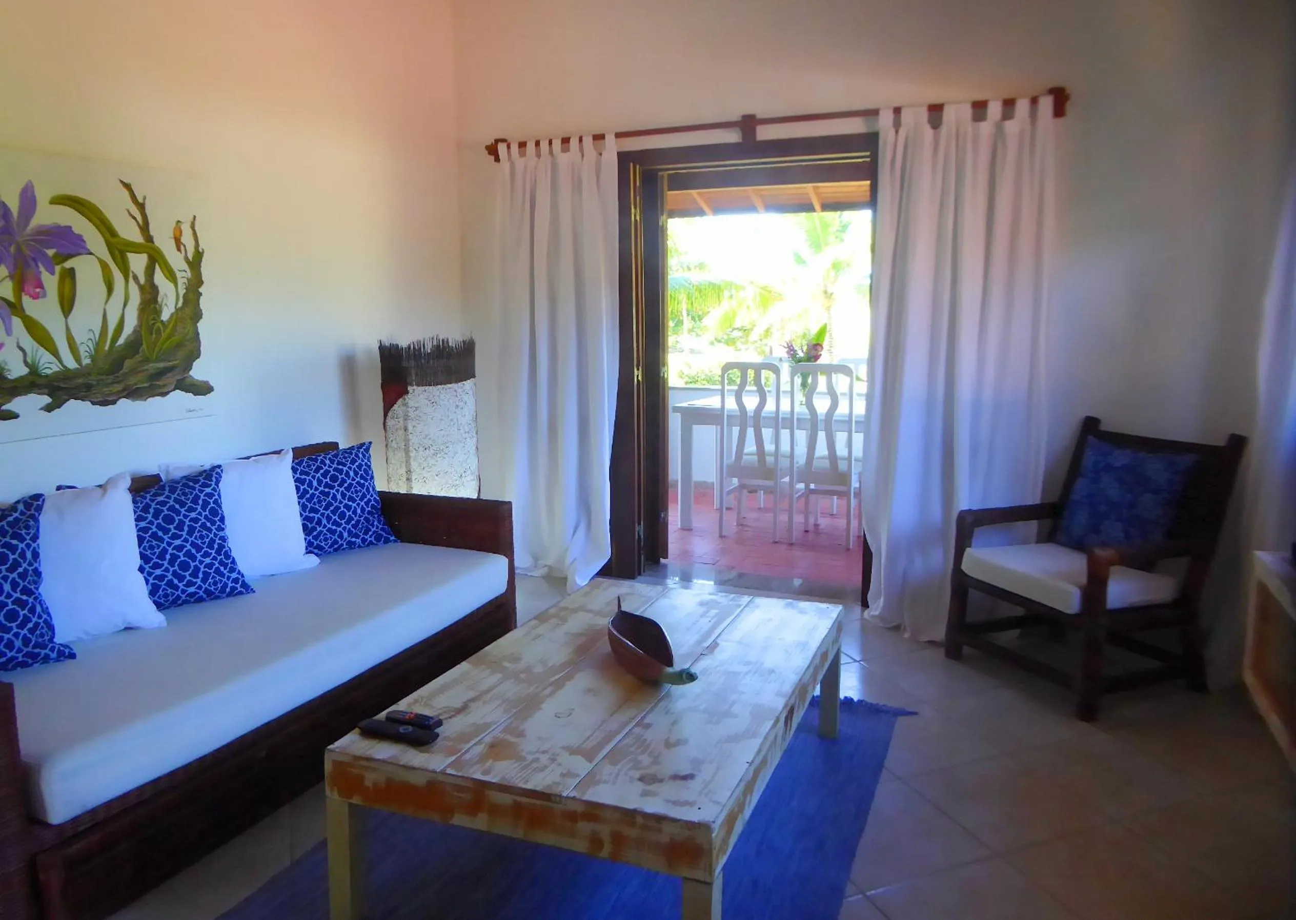 Living room, Bed in Ouro Sobre Azul Apart Hotel