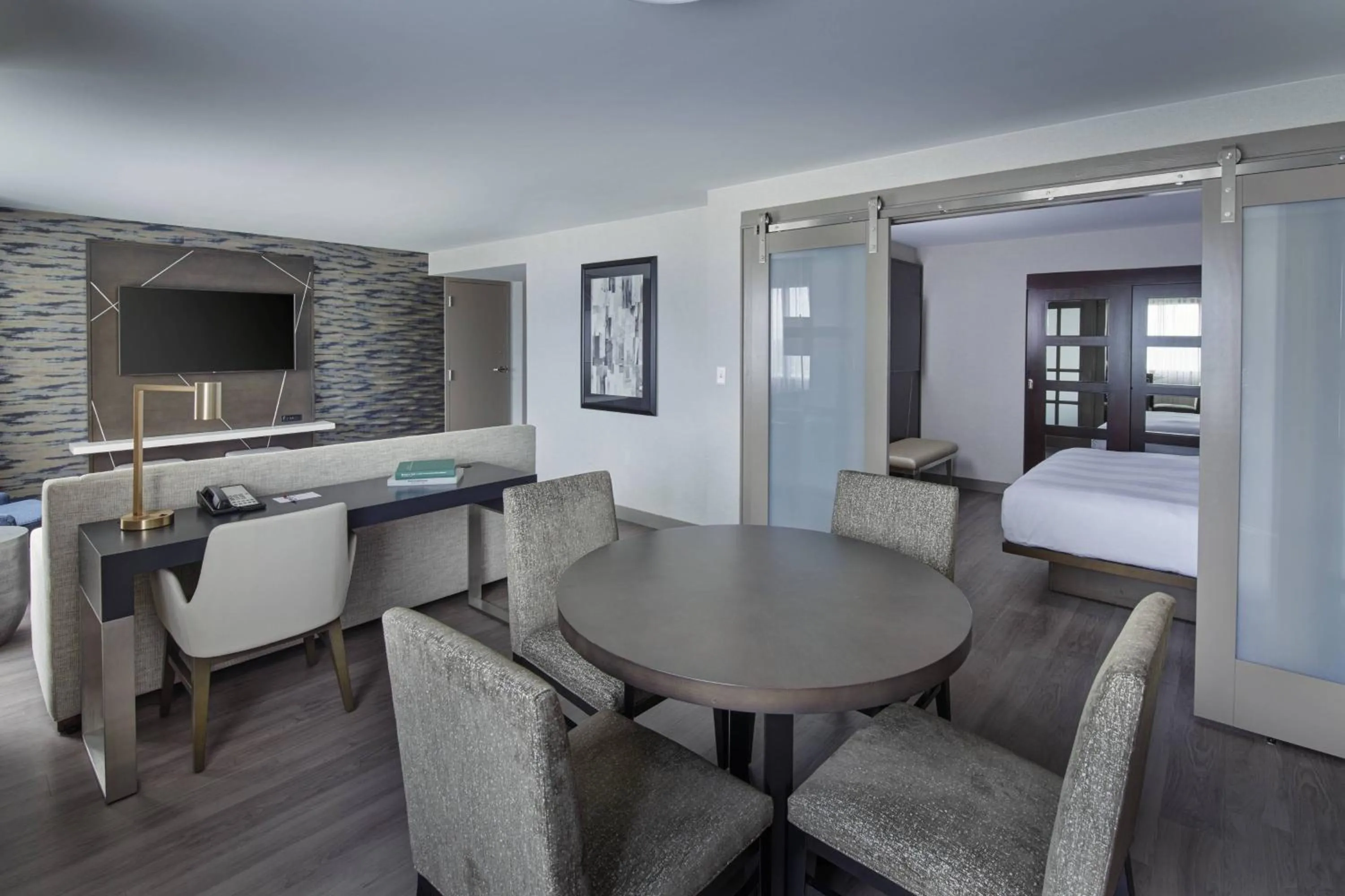 Photo of the whole room in Detroit Marriott Troy