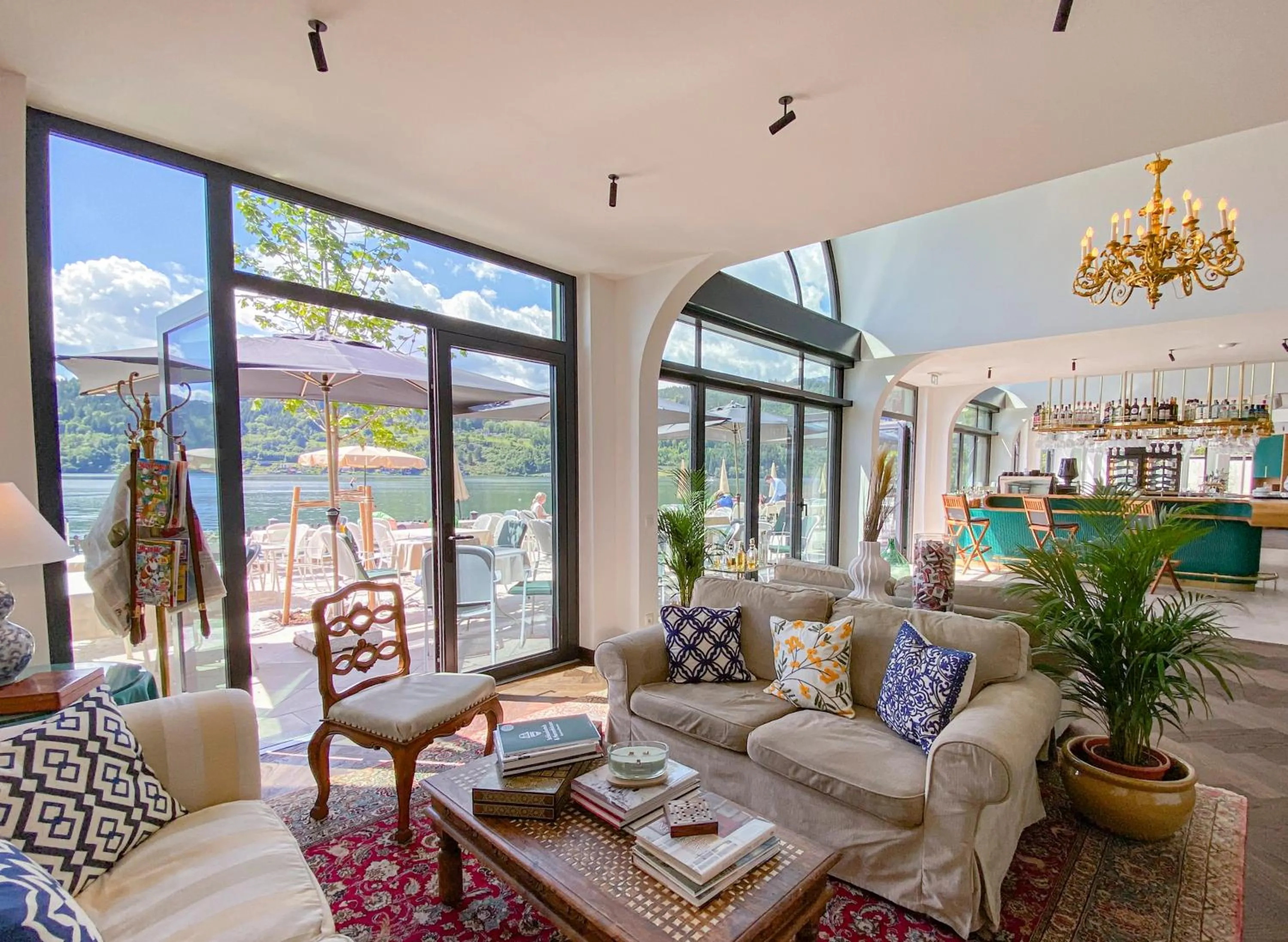 Restaurant/places to eat in Hotel See-Villa