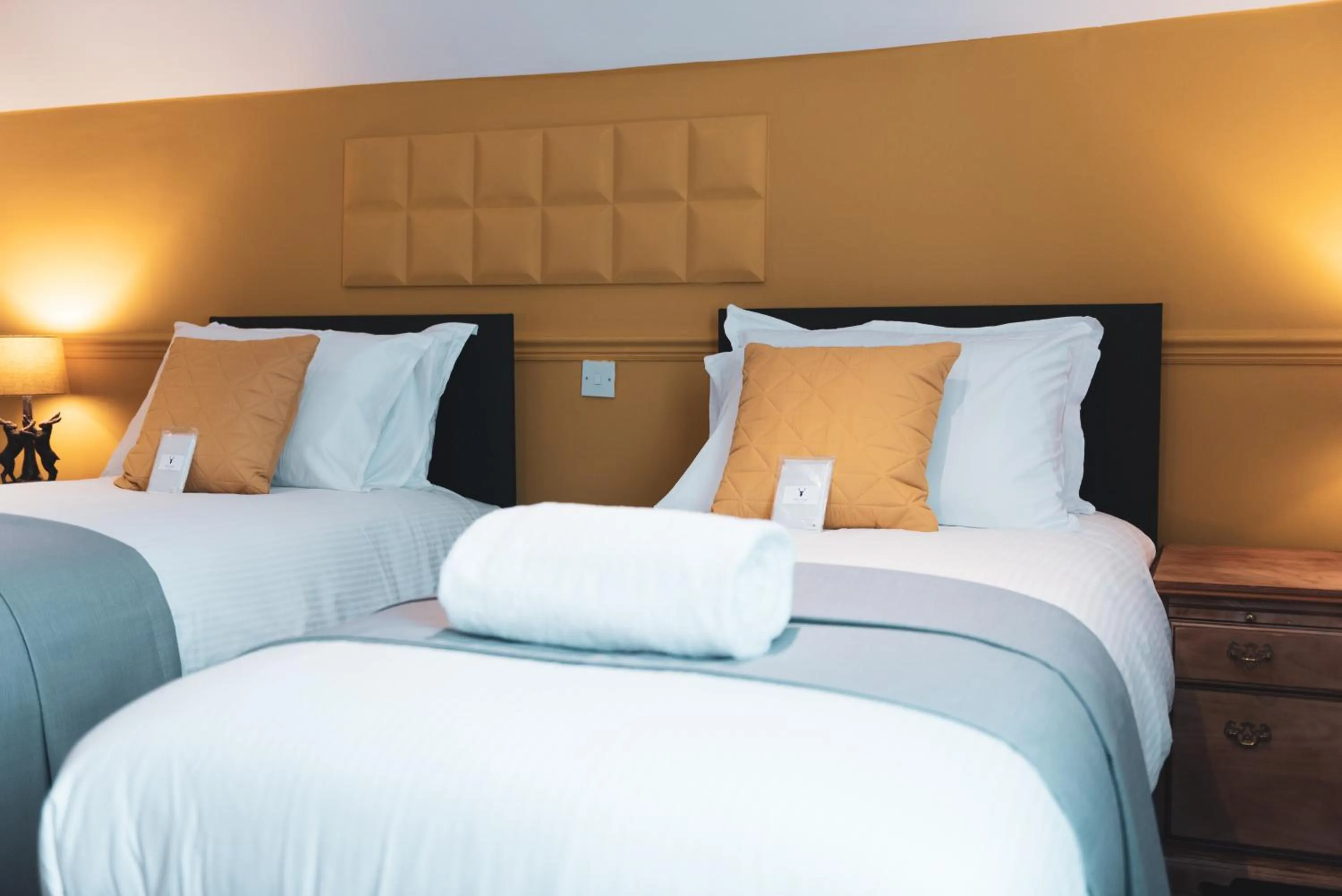 Bedroom, Bed in The Stag Hotel, Restaurant and Bar