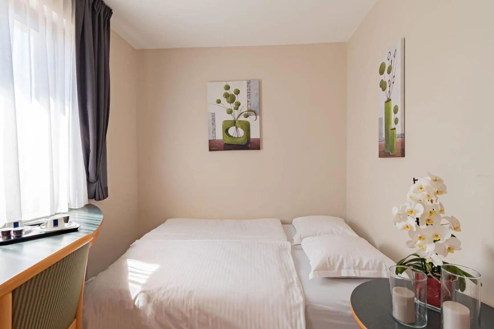 Bed in Hotel Re'ser Stuff