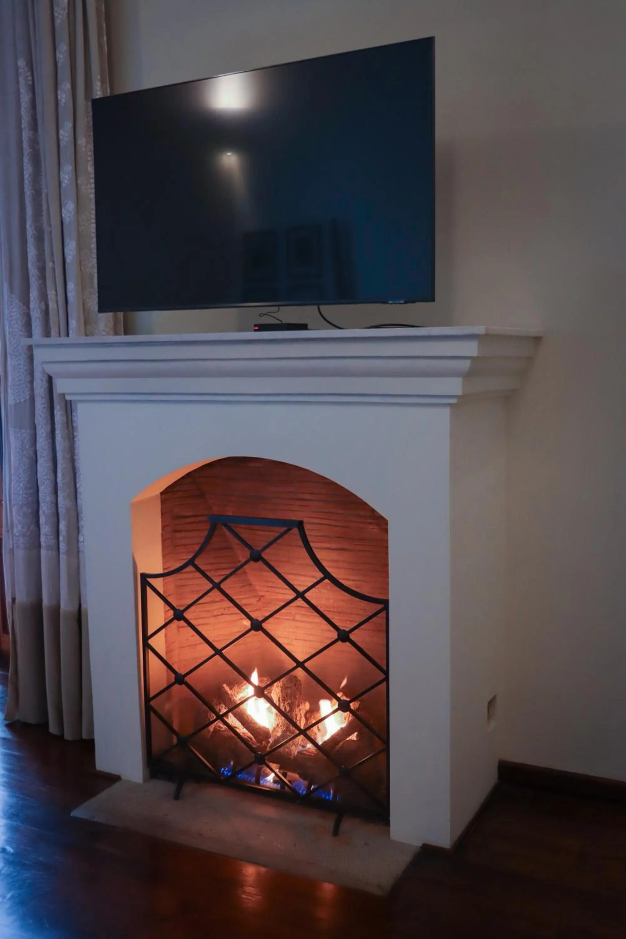 TV and multimedia in Hotel Casa Blanca 7