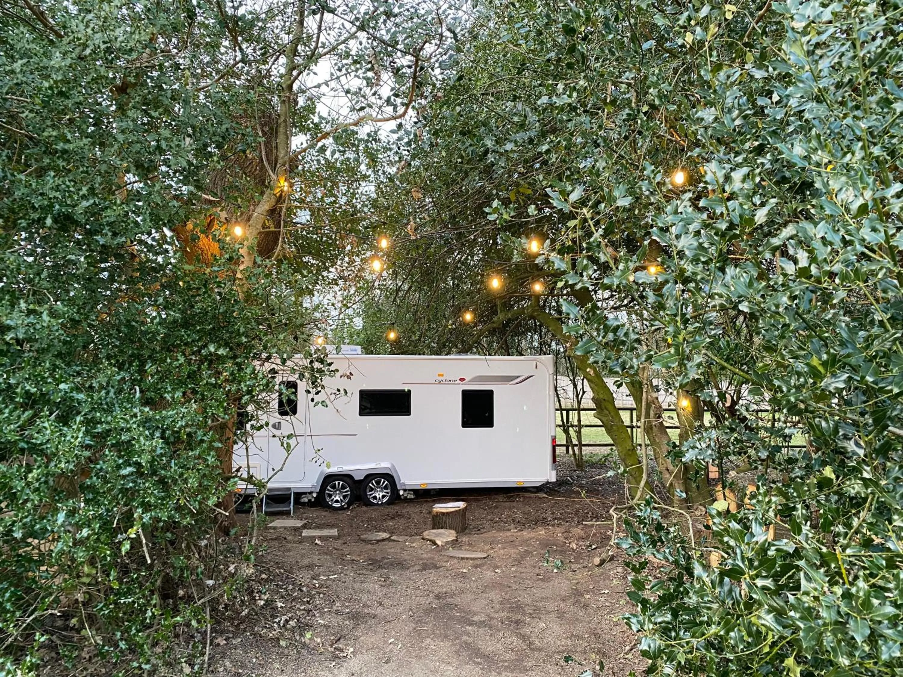 The Secret Cottage & Hideaway Caravan