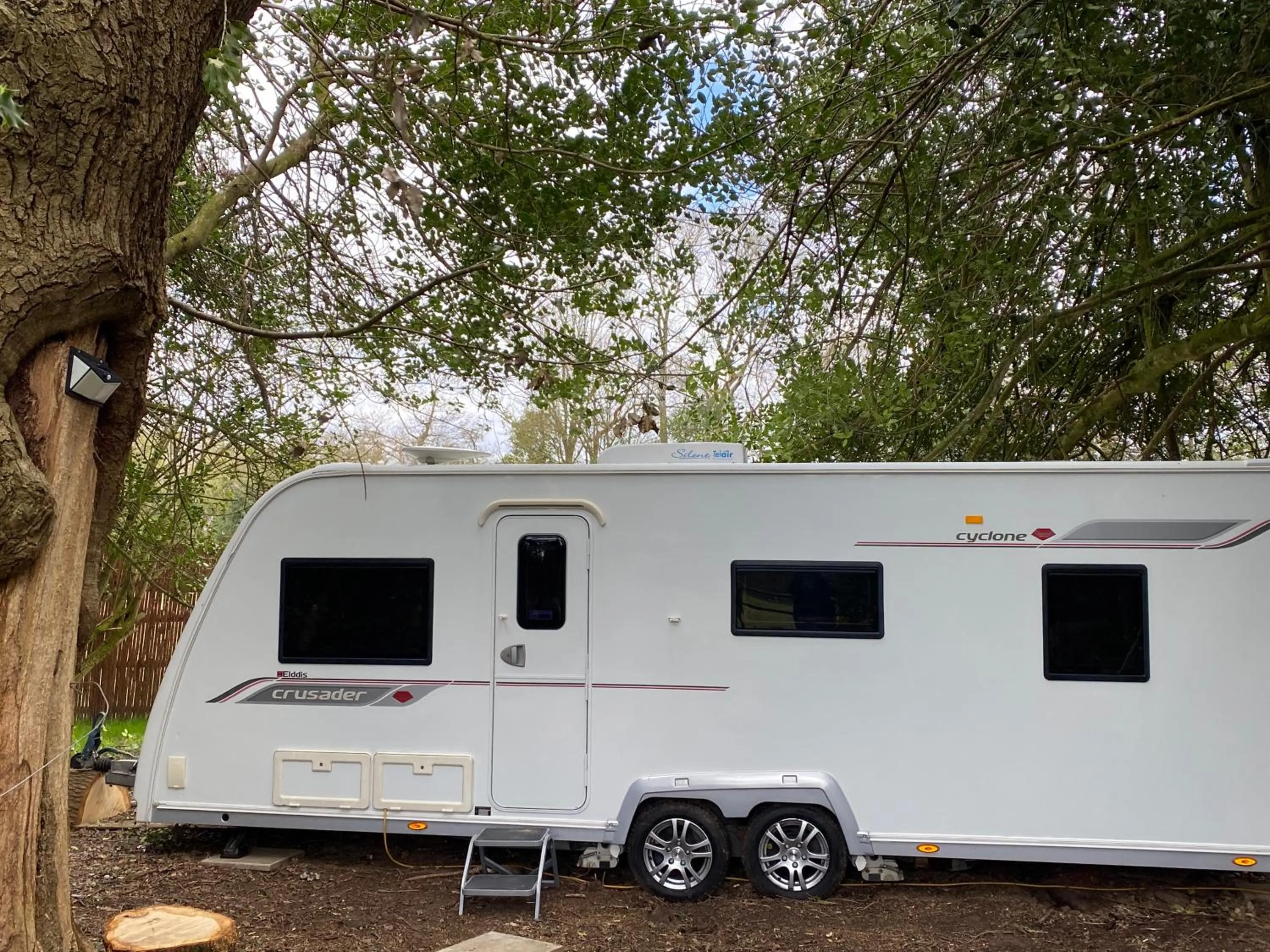 The Secret Cottage & Hideaway Caravan