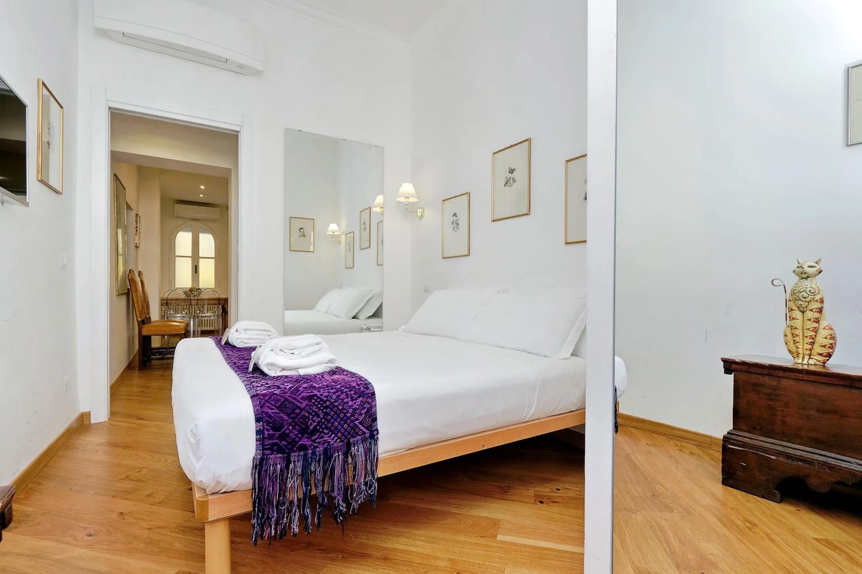 Bedroom, Bed in Sistina