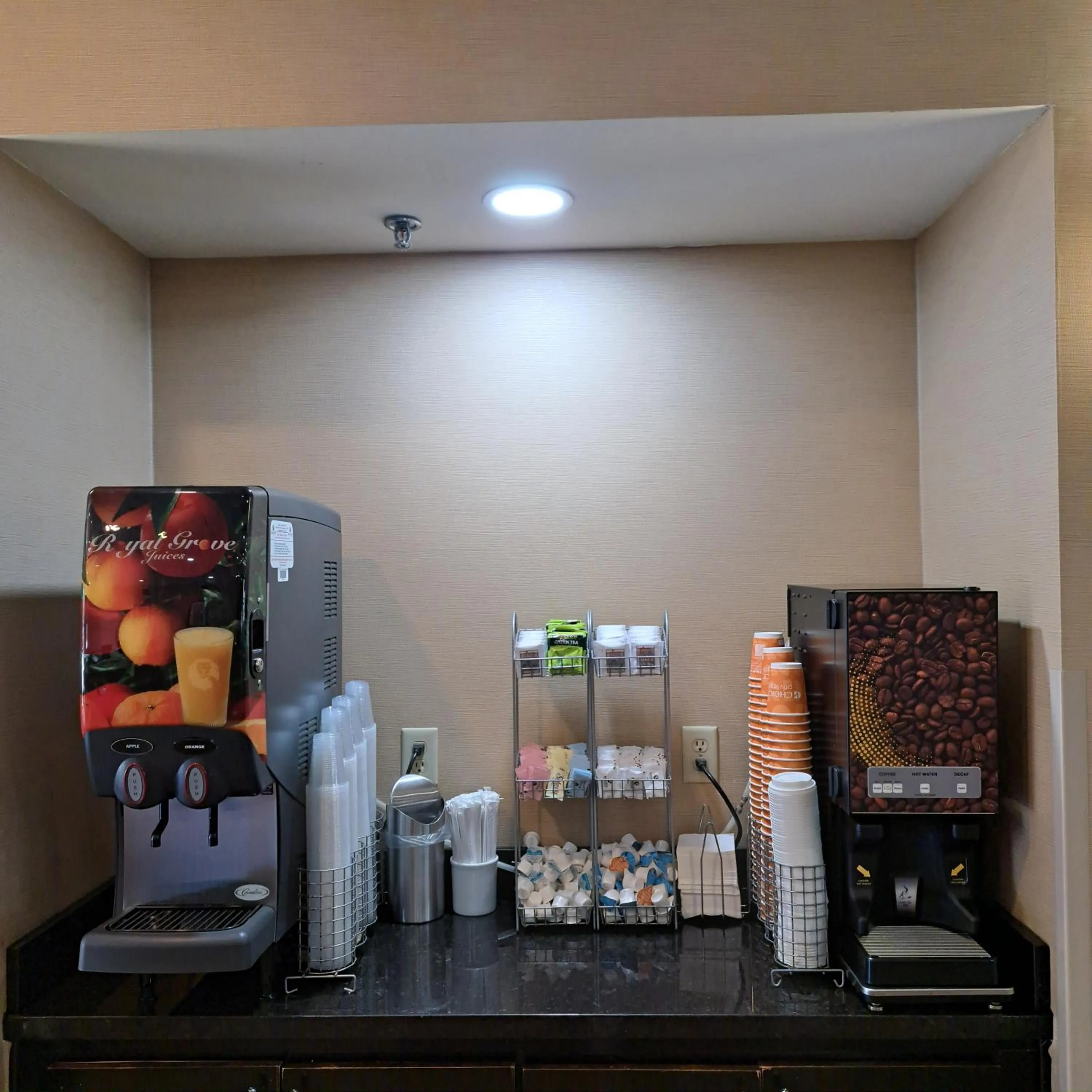 Coffee/tea facilities in Comfort Suites Nashville near Percy Priest Lake
