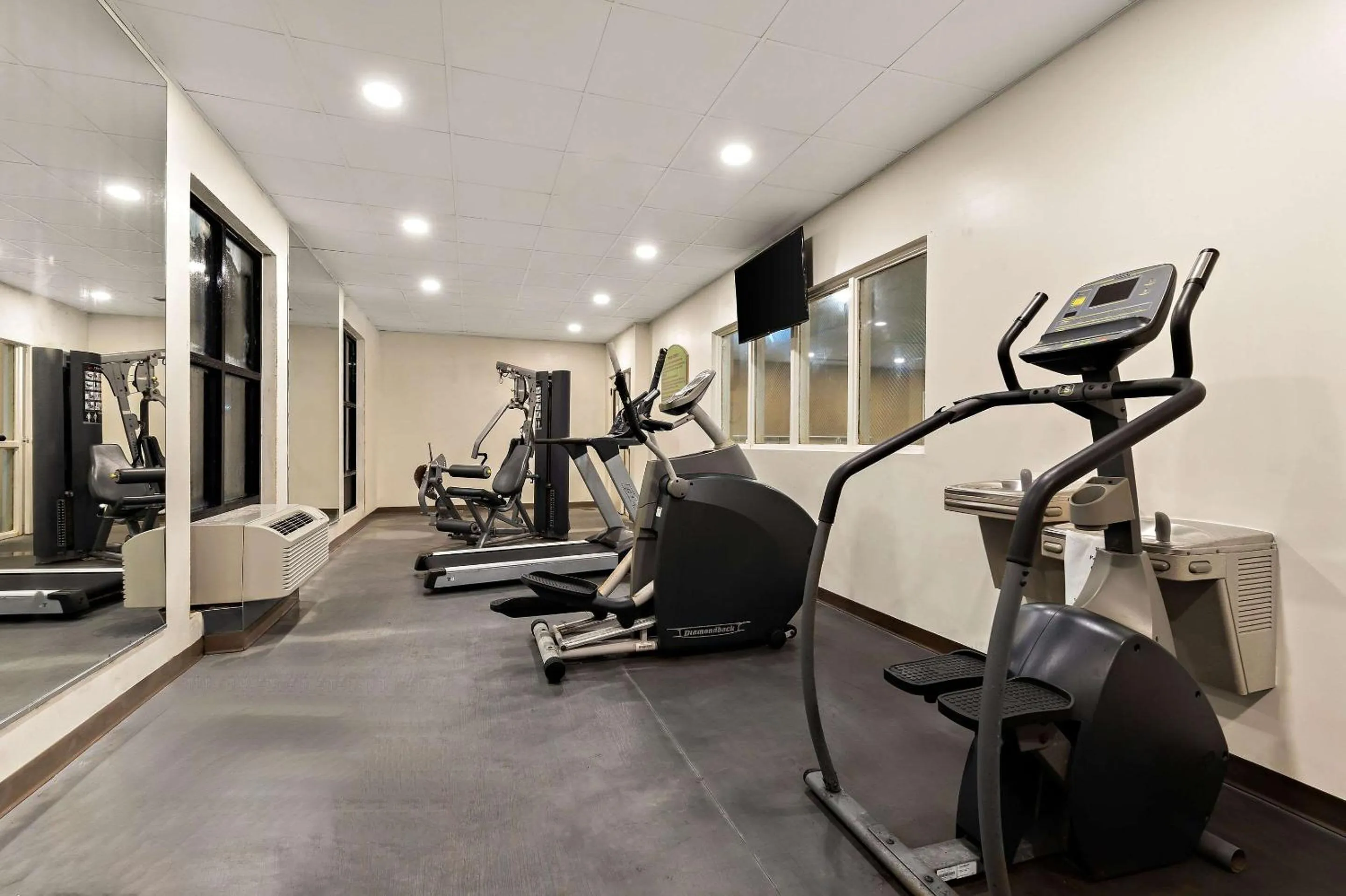 Fitness centre/facilities in Comfort Suites Nashville near Percy Priest Lake