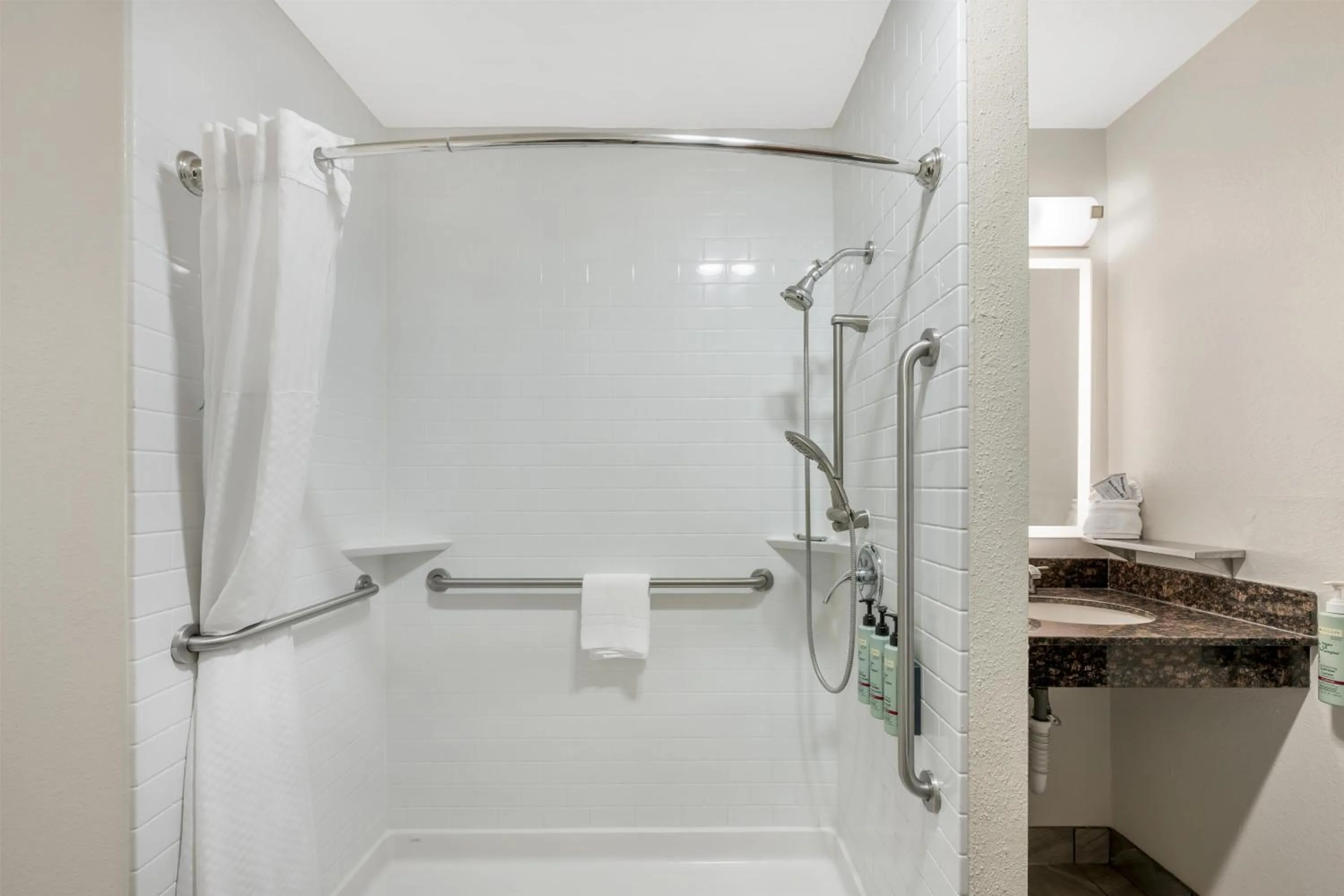 Bathroom in Best Western Airport Albuquerque InnSuites Hotel & Suites