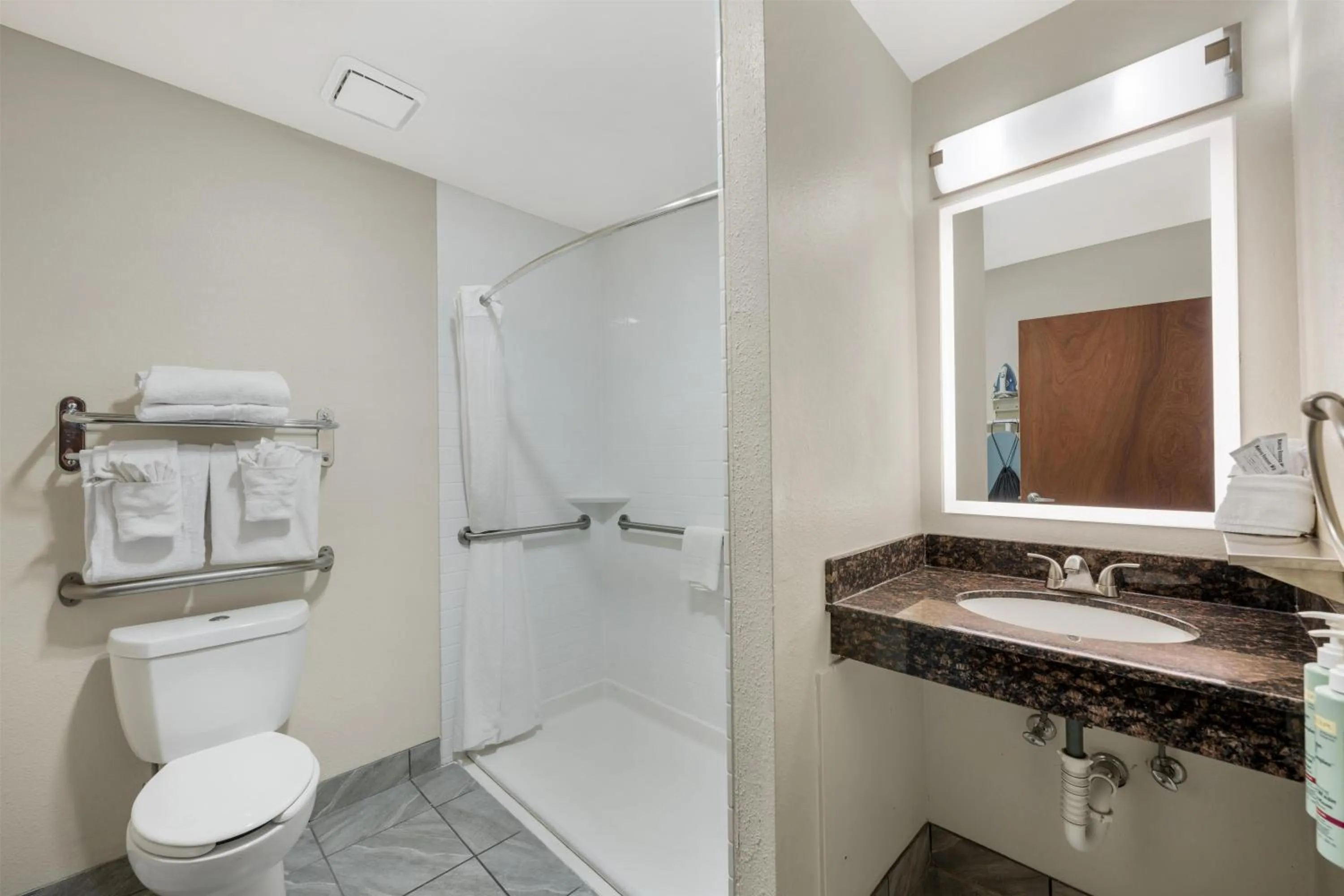 Bathroom in Best Western Airport Albuquerque InnSuites Hotel & Suites