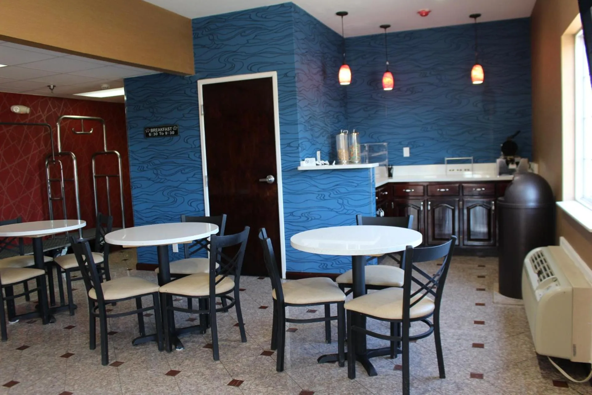 Dining area in Magnolia Inn and Suites Southaven